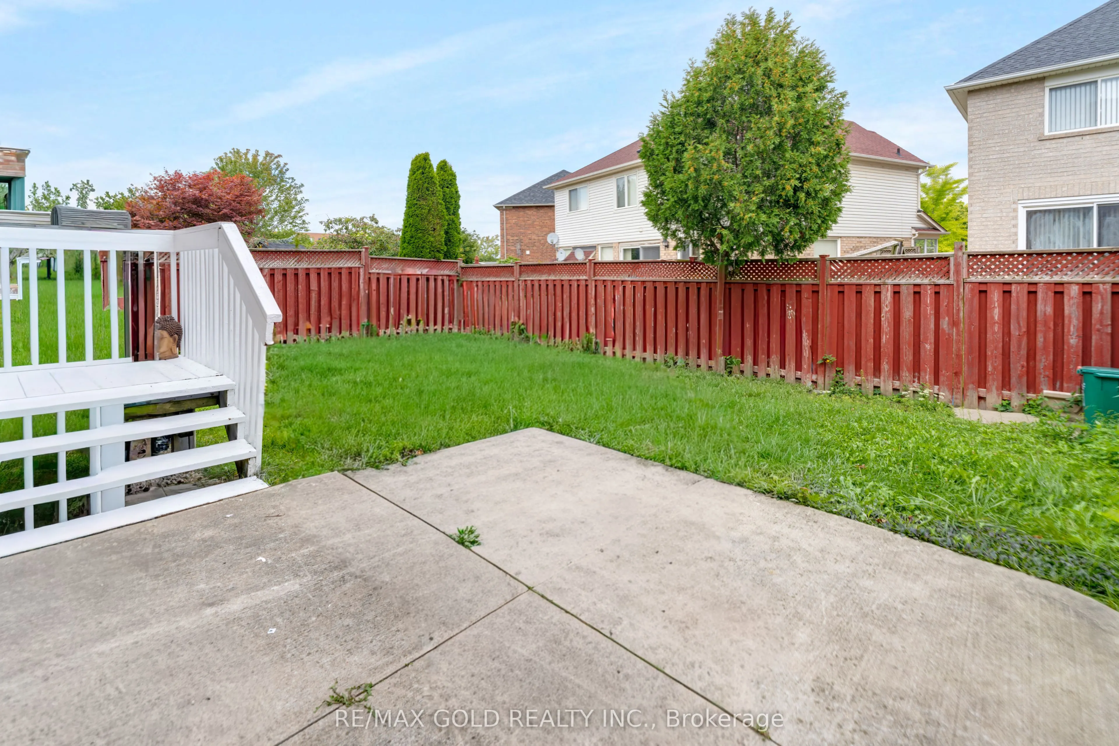 255 Brisdale Drive