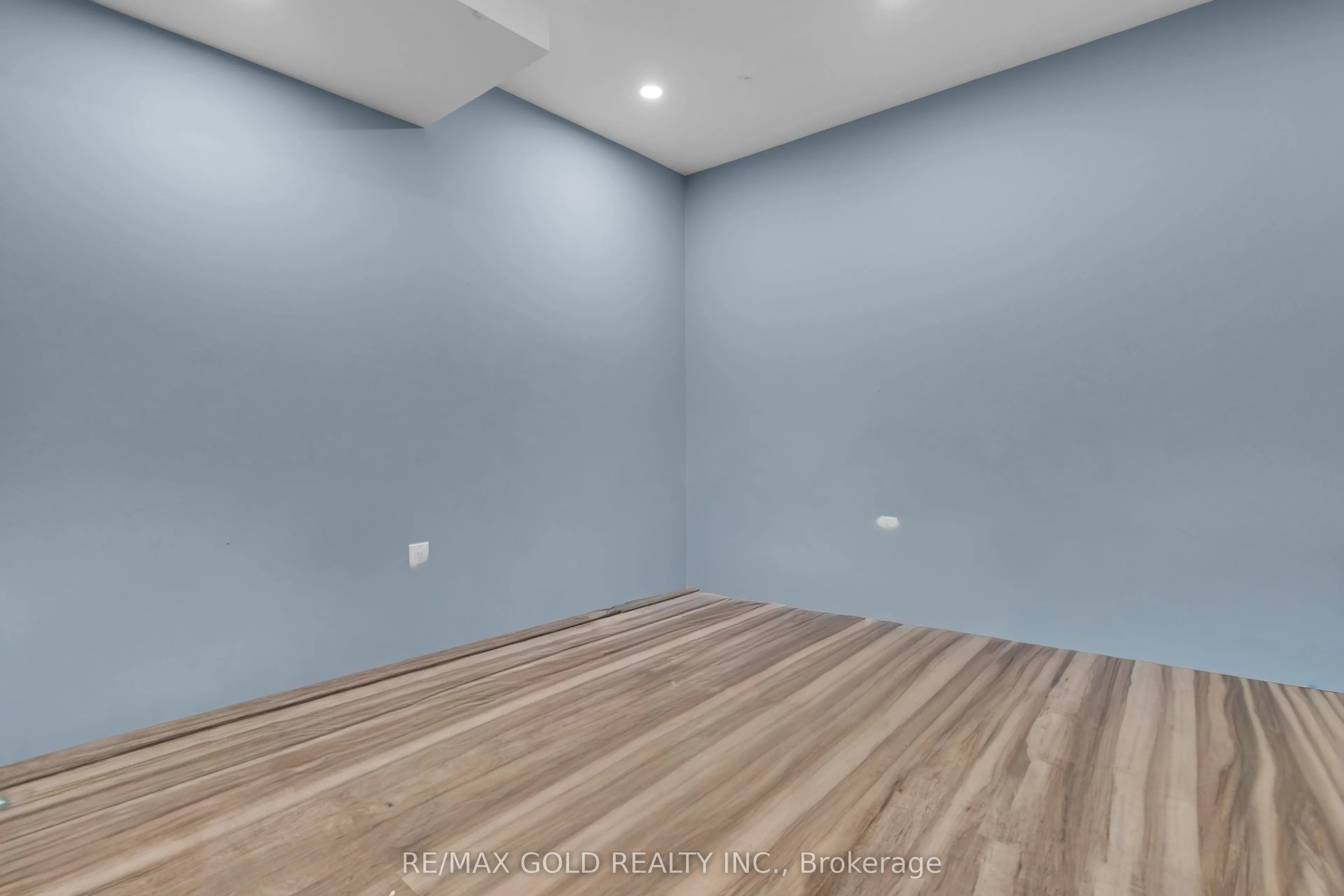 255 Brisdale Drive