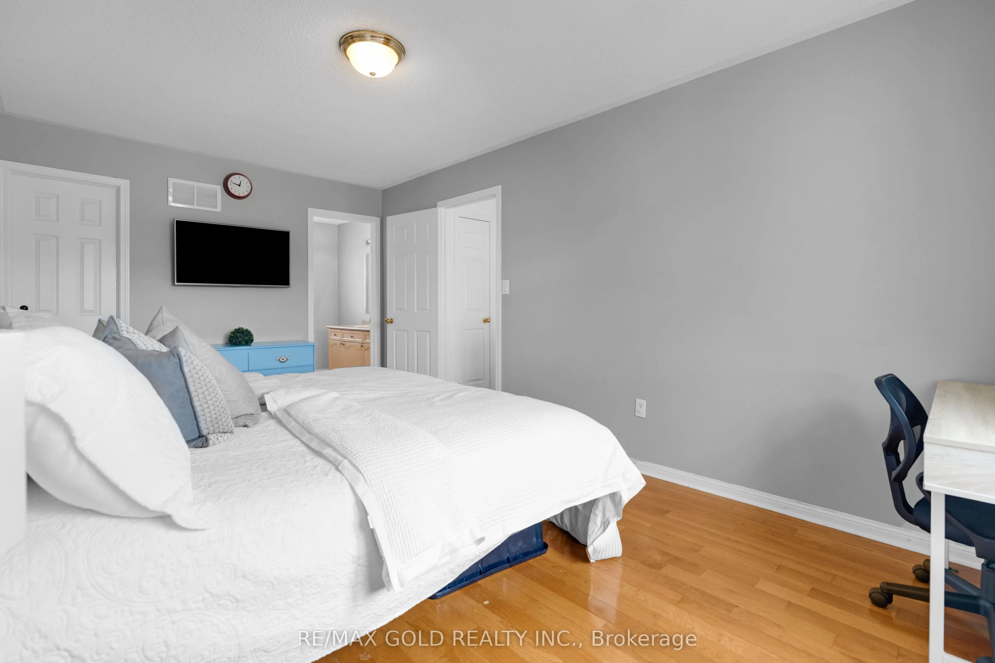 255 Brisdale Drive