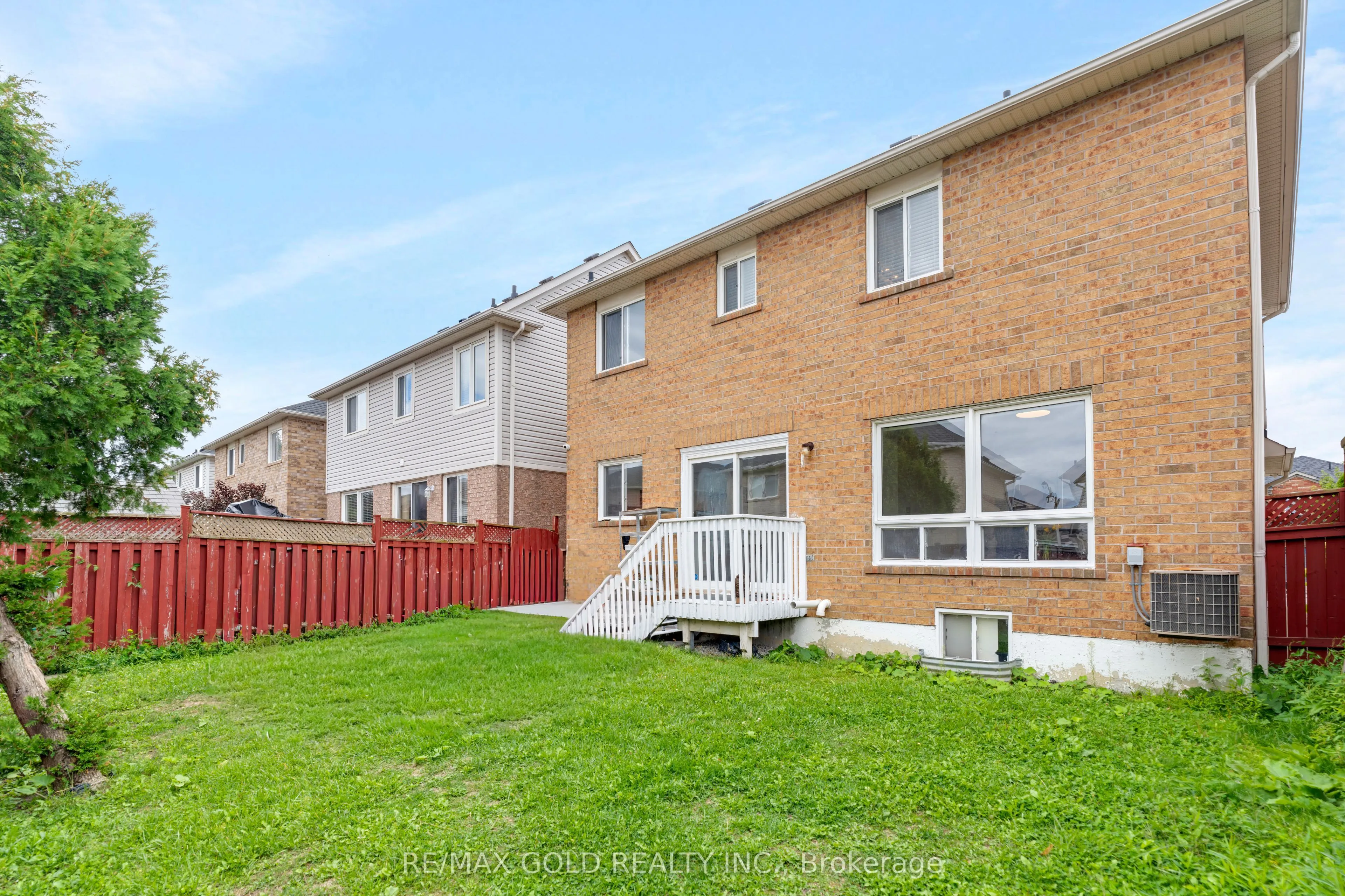 255 Brisdale Drive