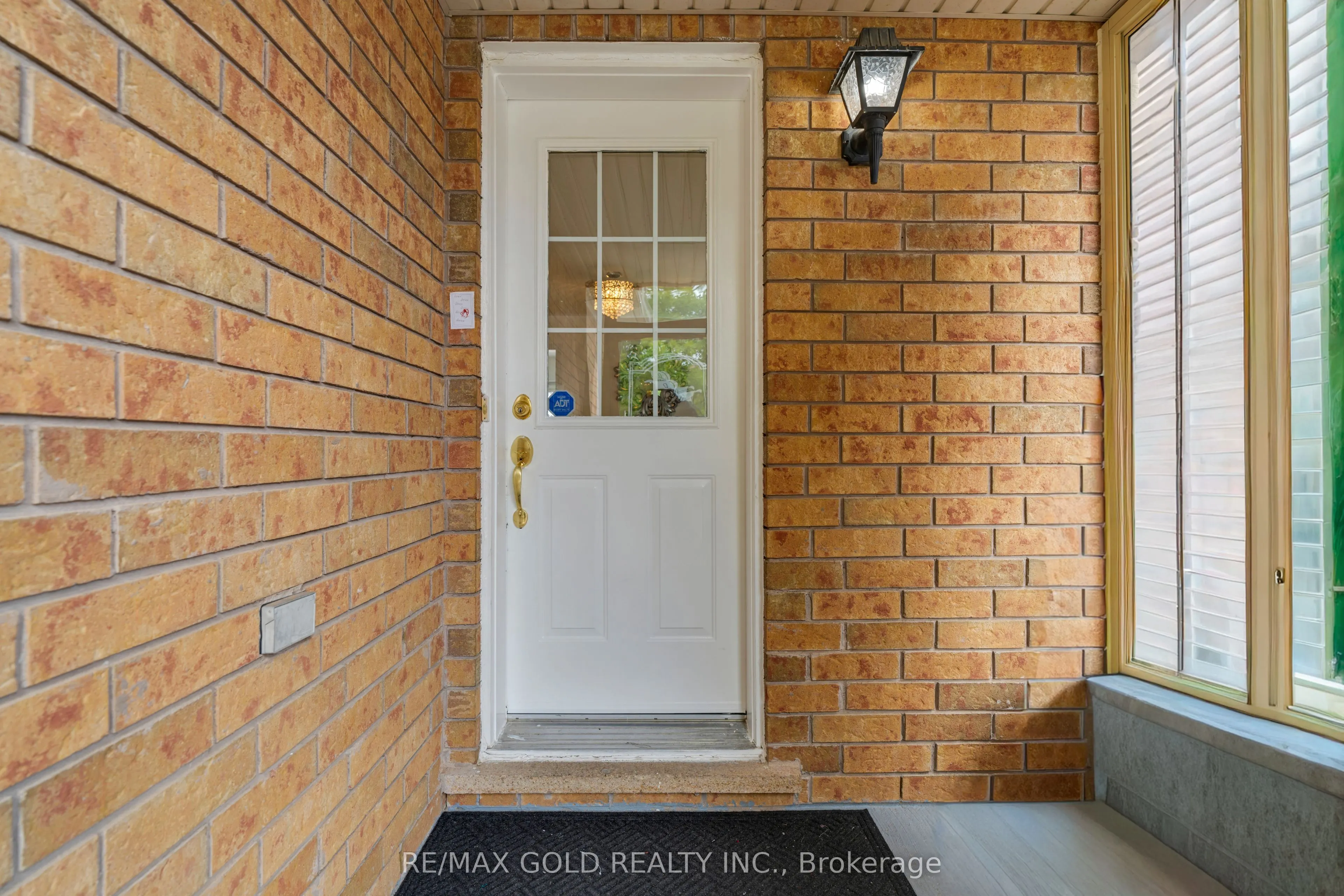 255 Brisdale Drive