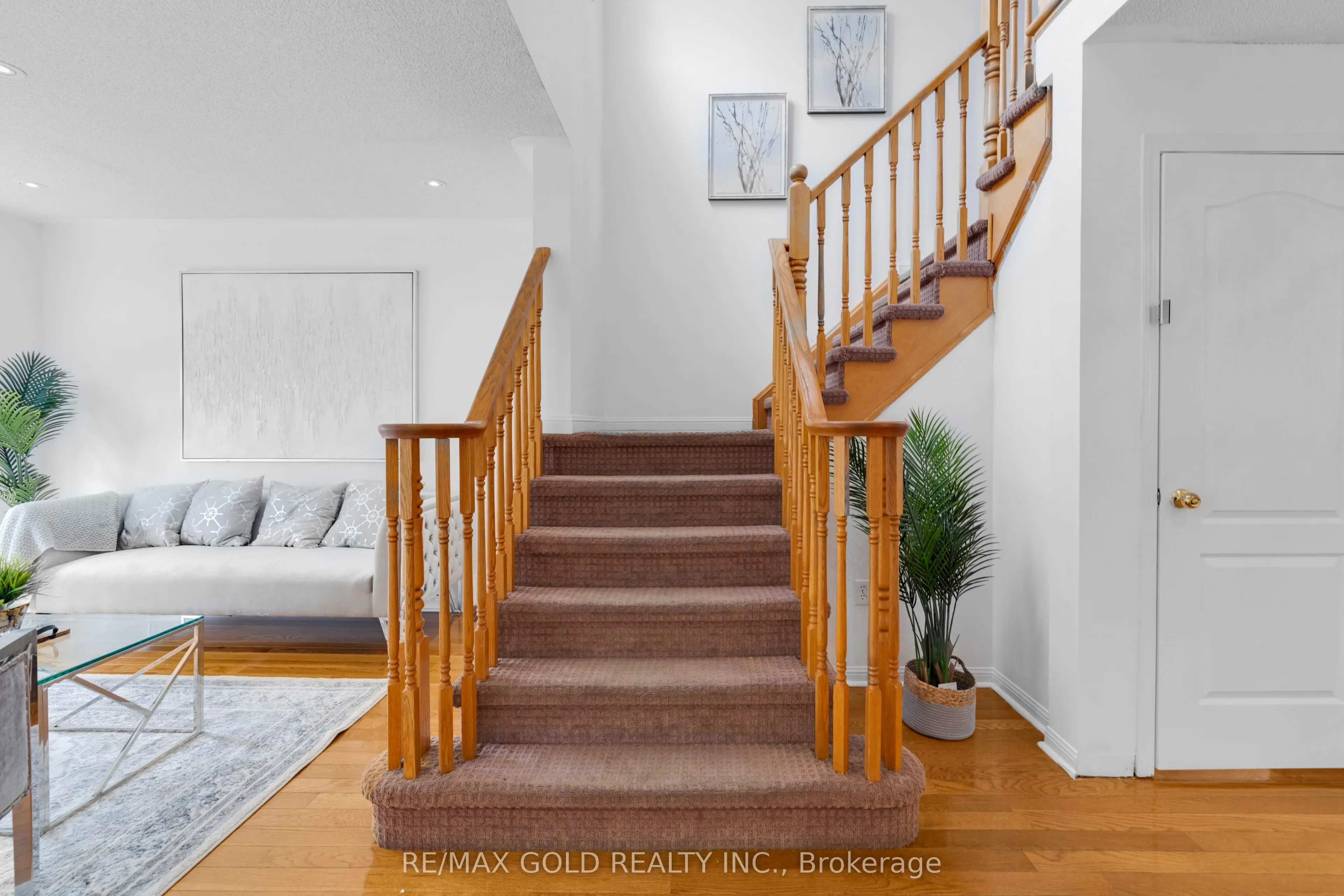 255 Brisdale Drive