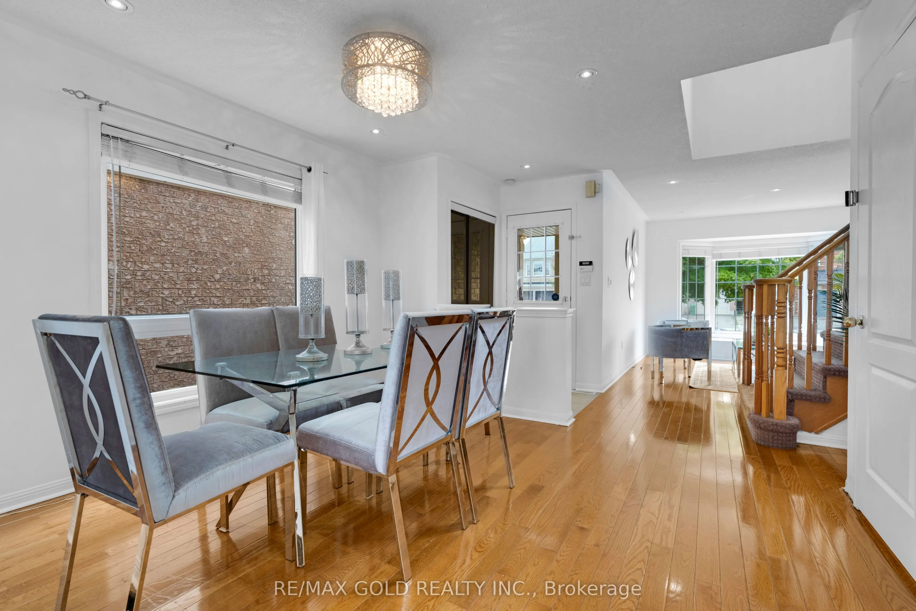 255 Brisdale Drive