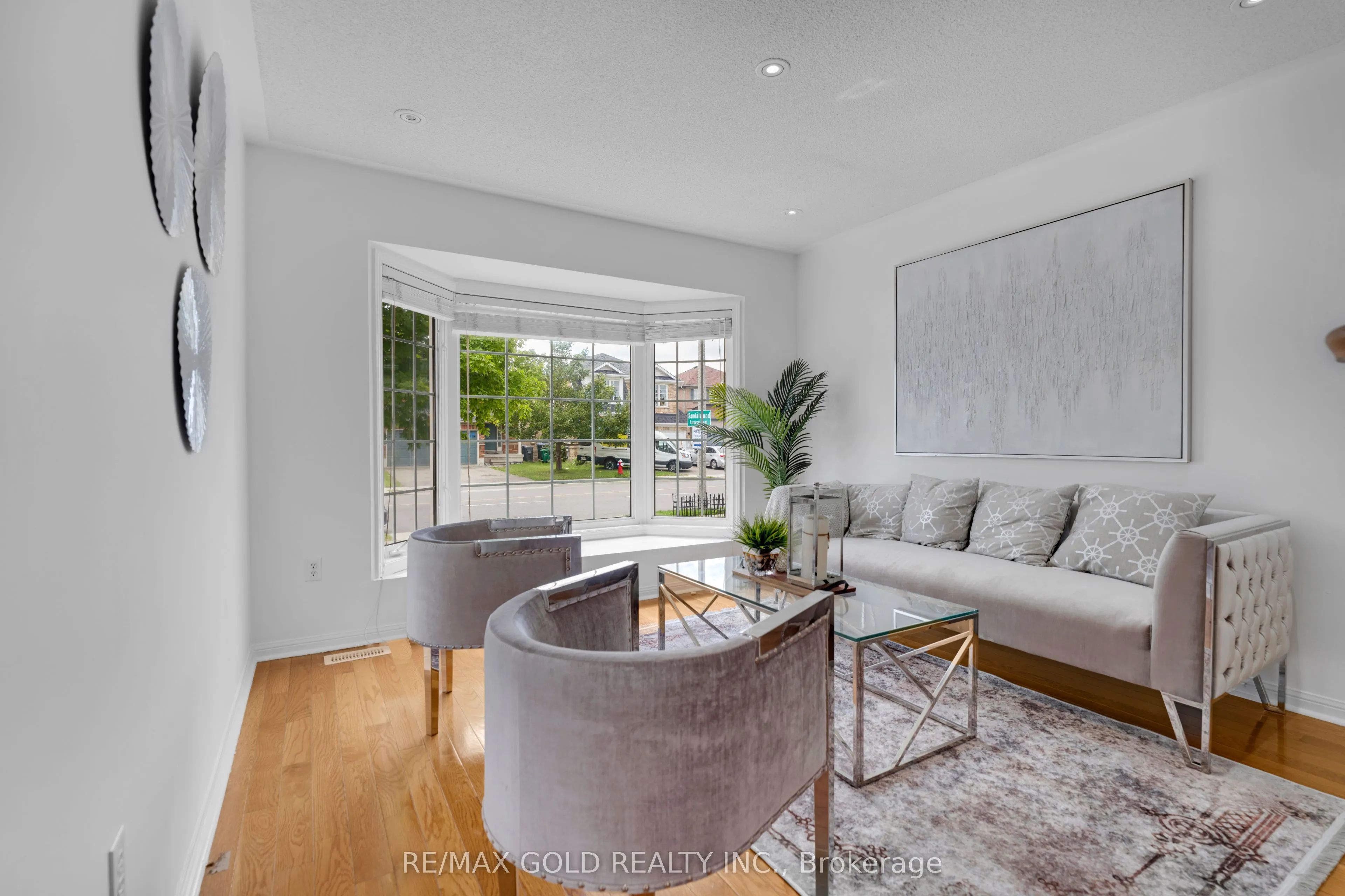 255 Brisdale Drive