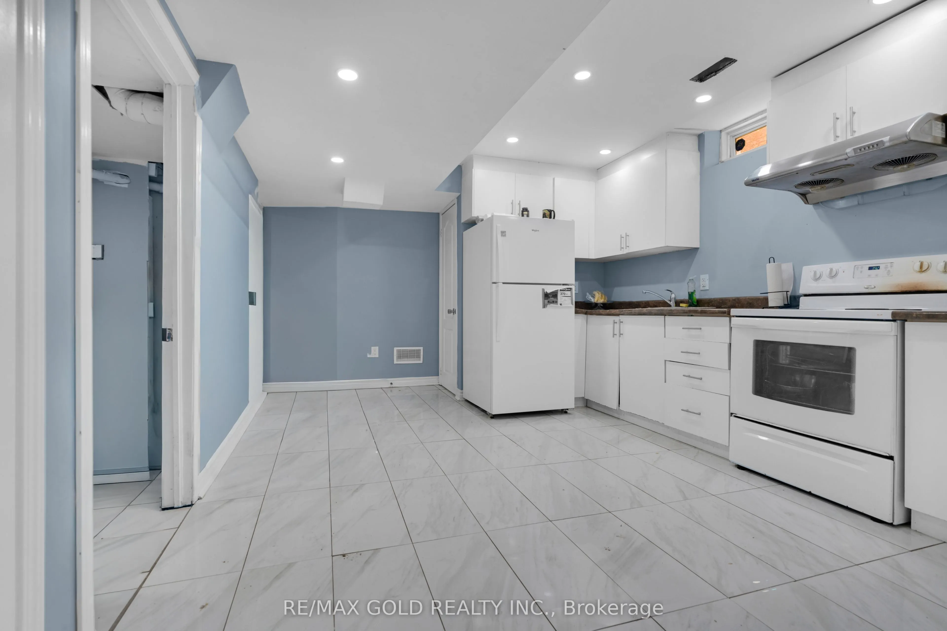 255 Brisdale Drive