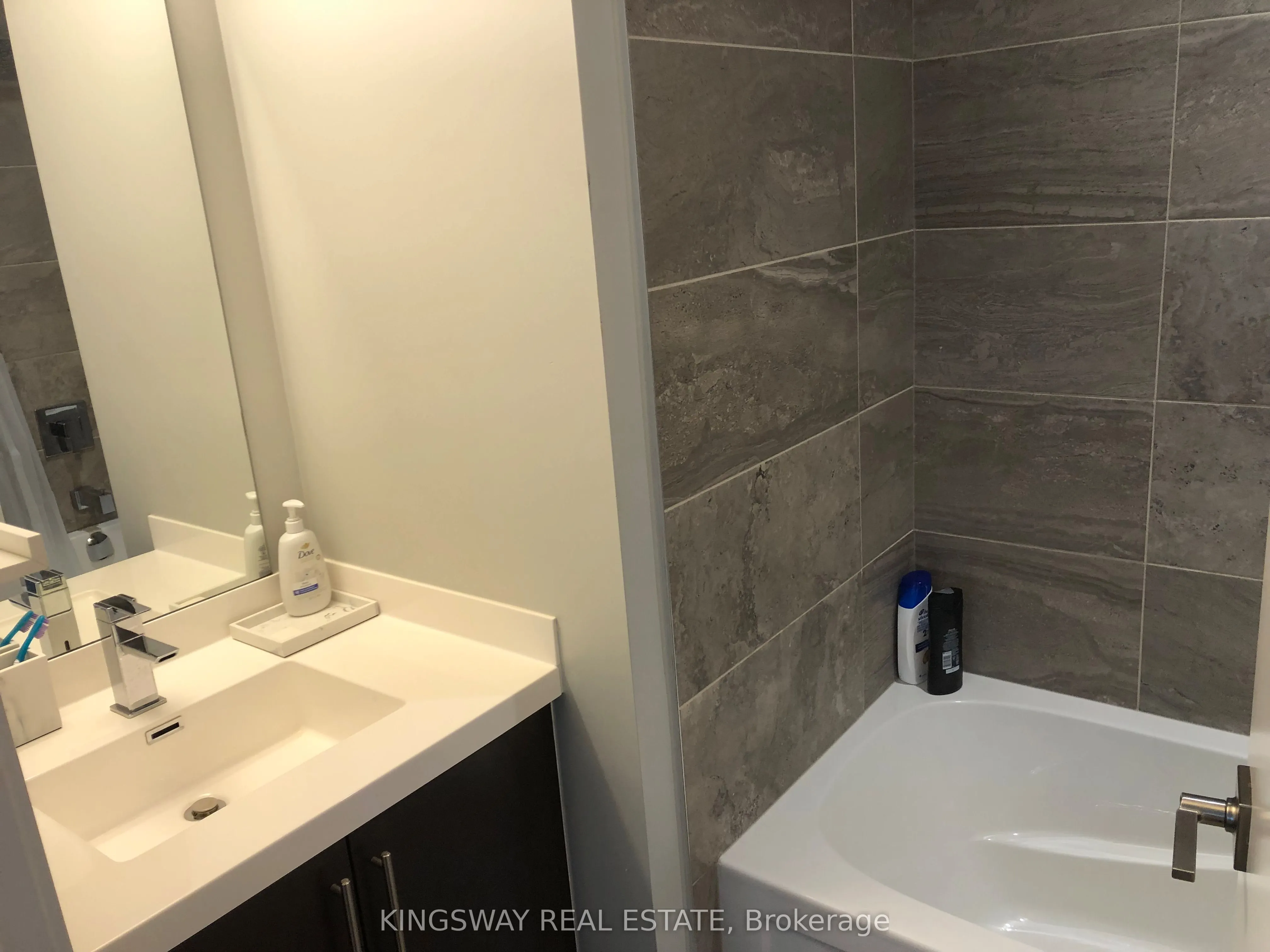 2087 Fairview Street, #1808