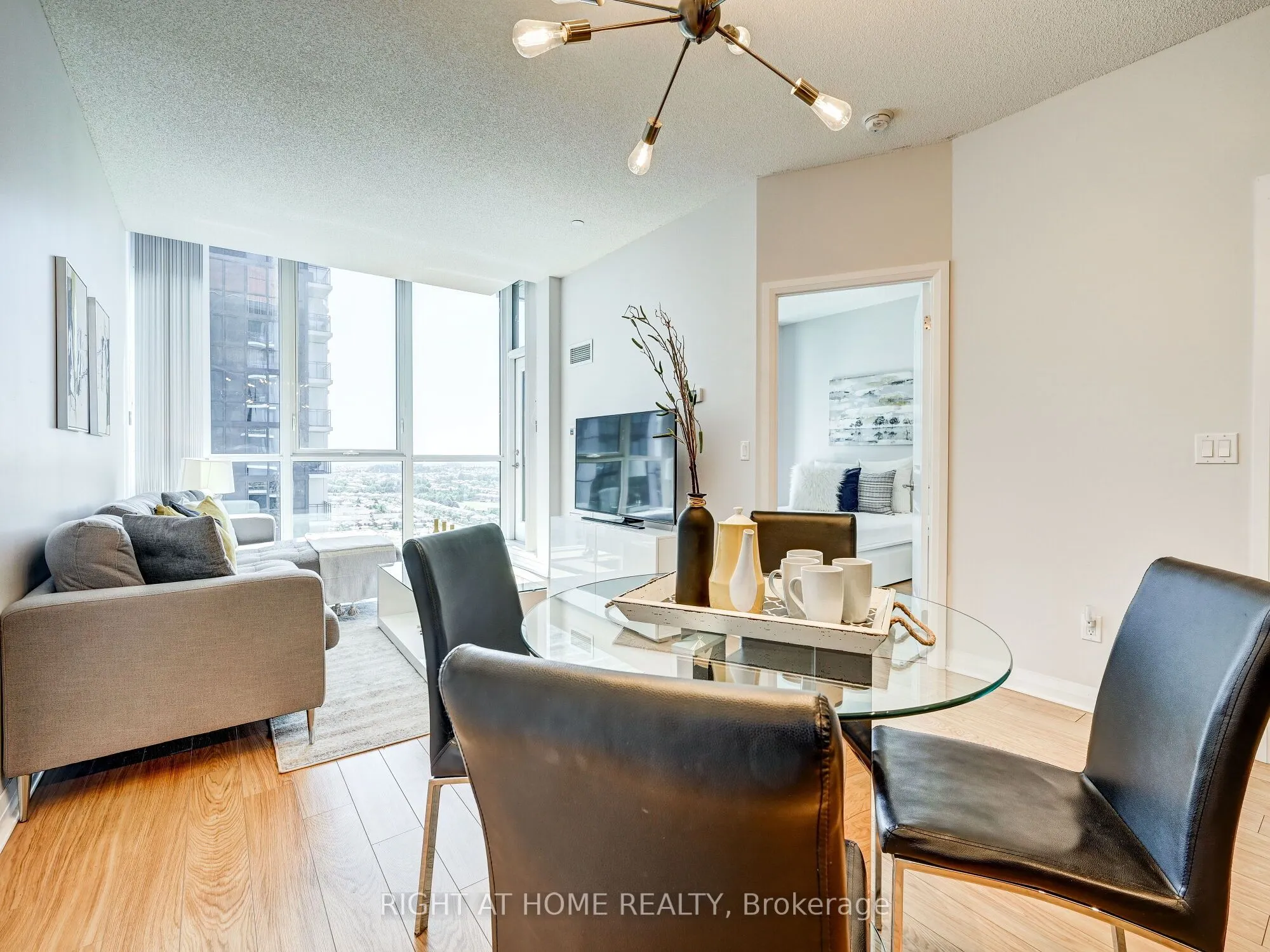 55 Eglinton Avenue W, #2001