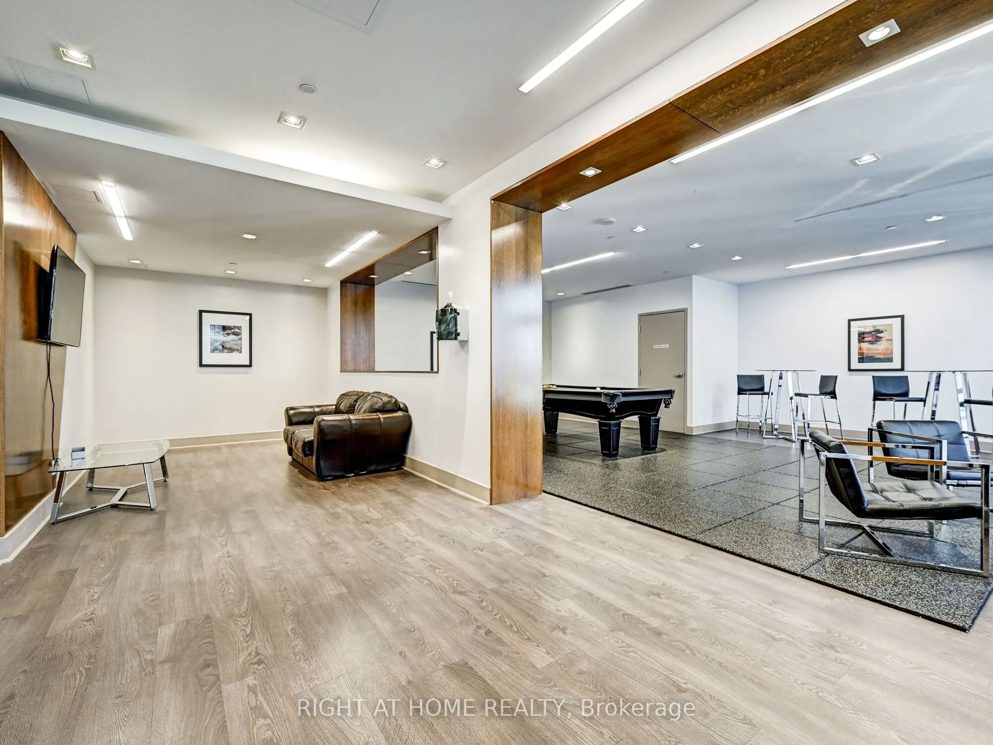 55 Eglinton Avenue W, #2001