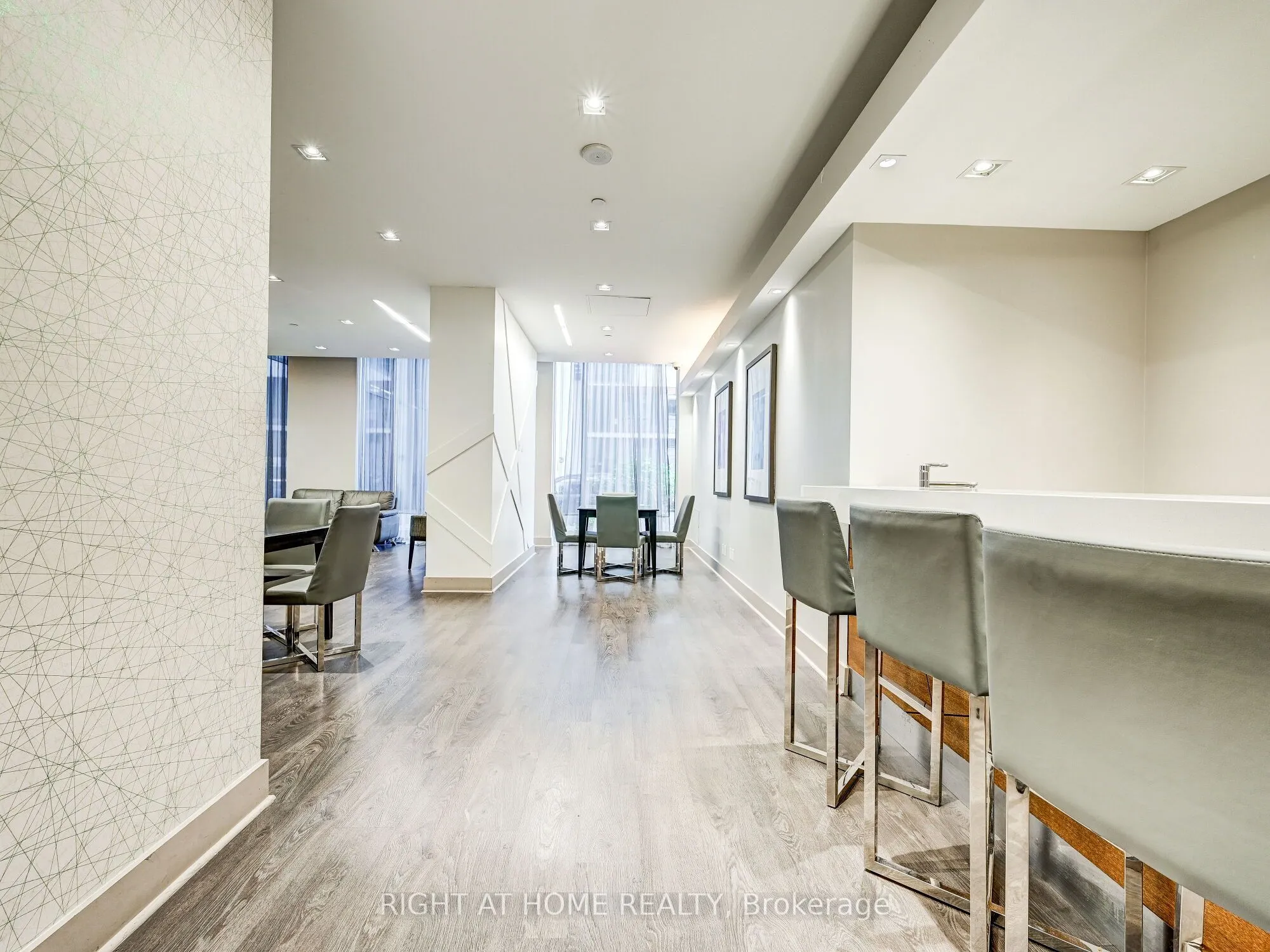 55 Eglinton Avenue W, #2001