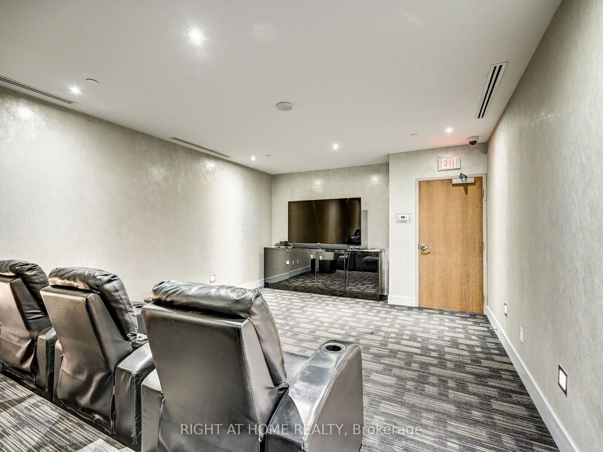 55 Eglinton Avenue W, #2001