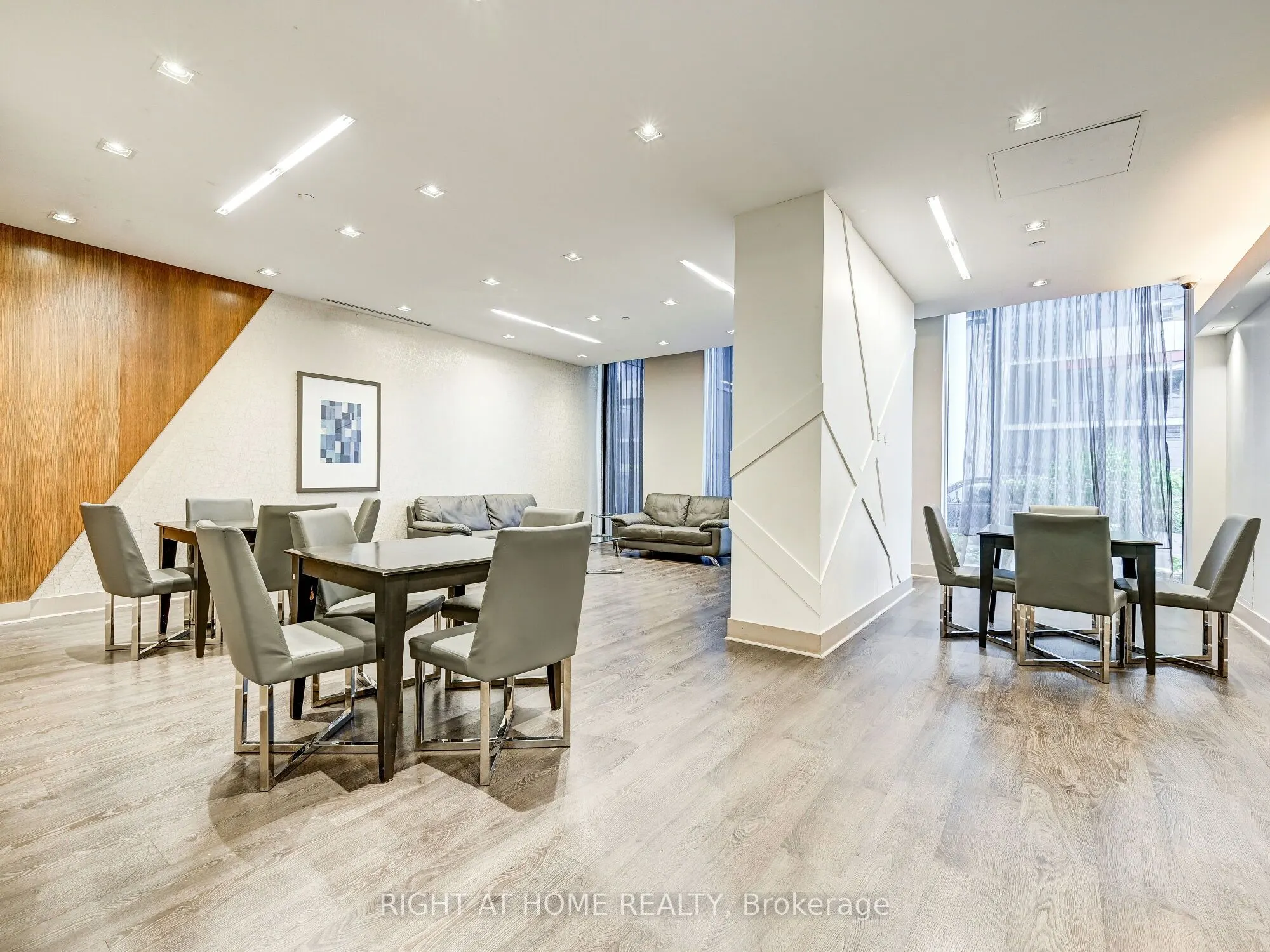 55 Eglinton Avenue W, #2001