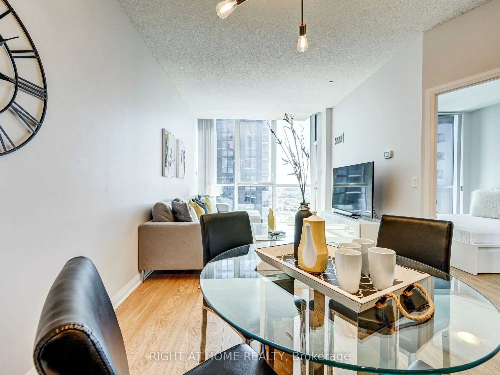 55 Eglinton Avenue W, #2001