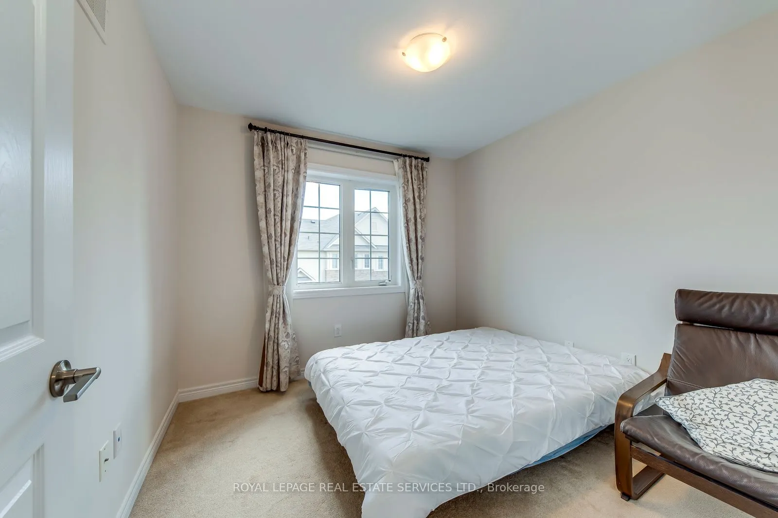 383 Grantham Common