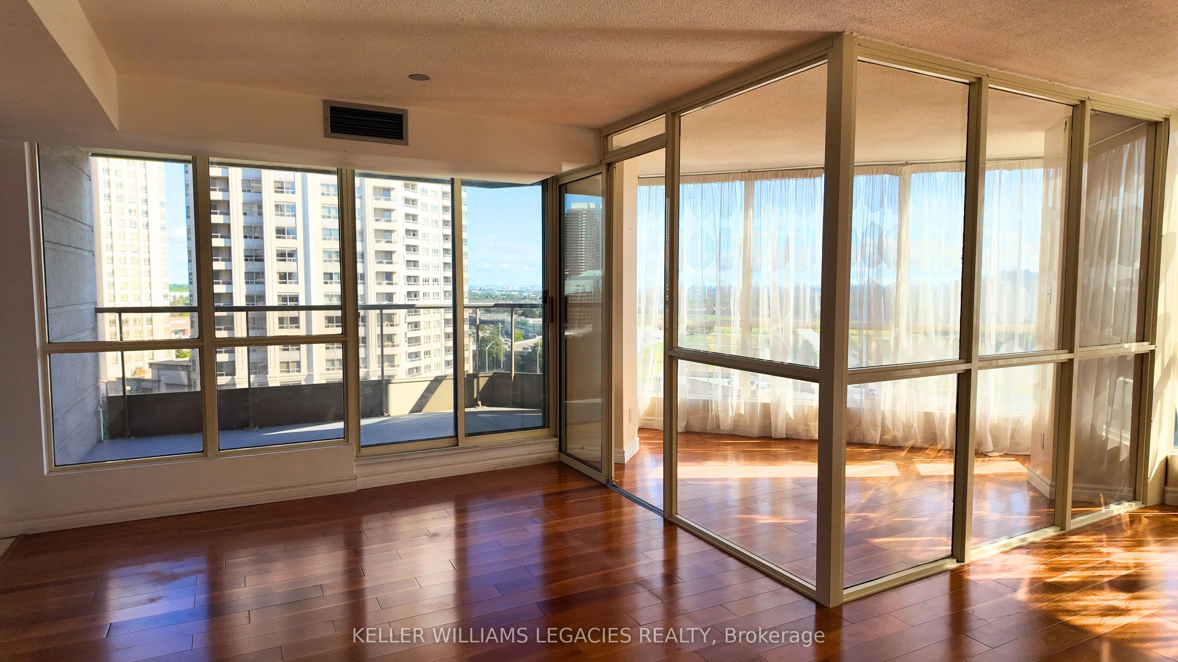 55 Kingsbridge Garden Circle, #1111