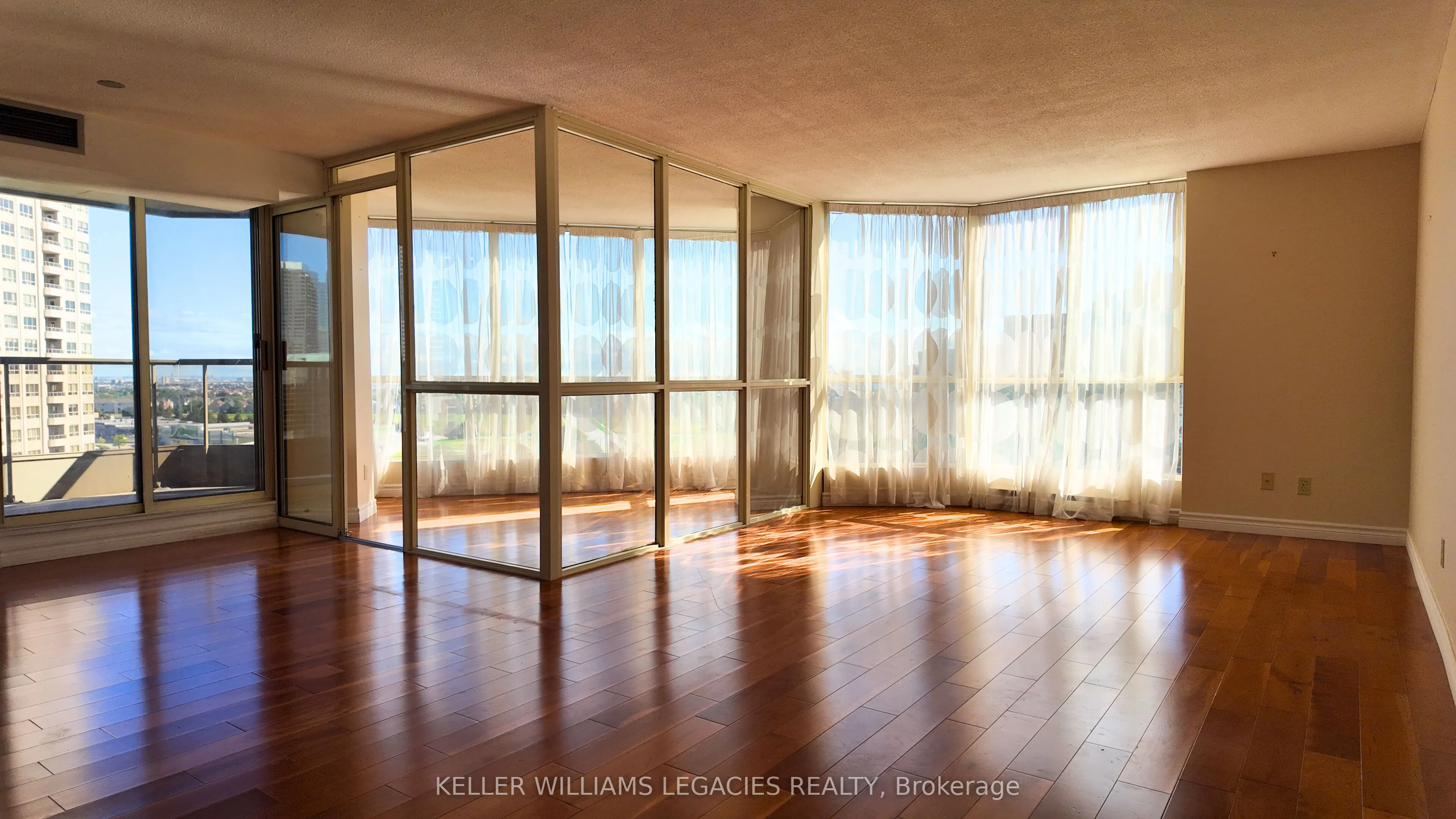 55 Kingsbridge Garden Circle, #1111