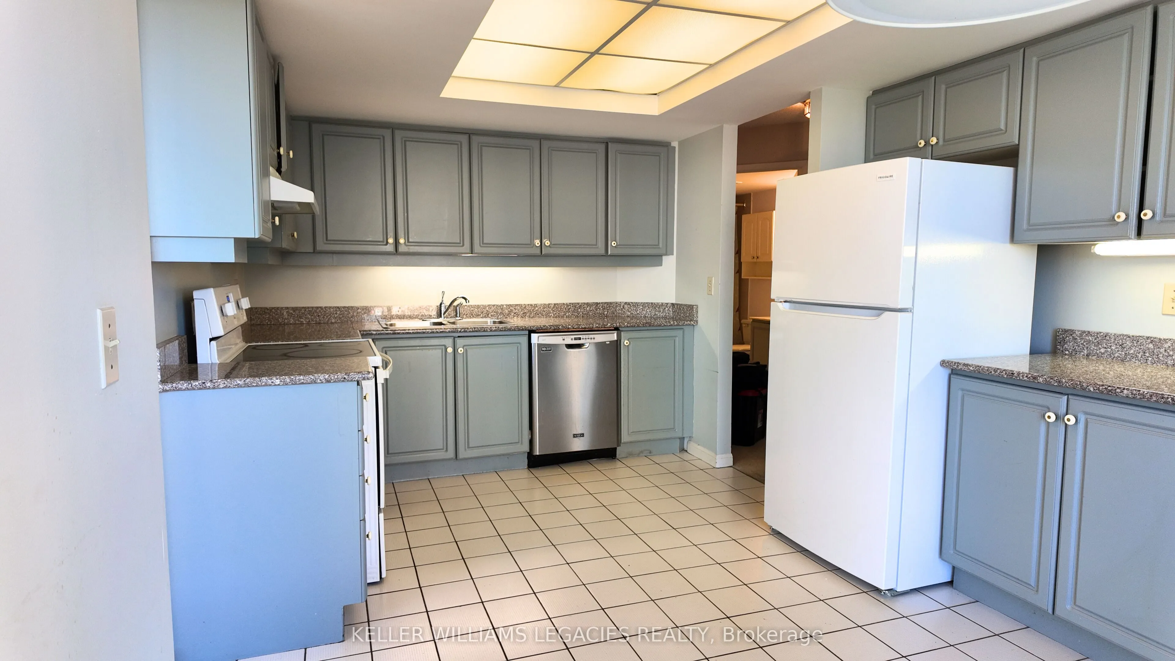 55 Kingsbridge Garden Circle, #1111