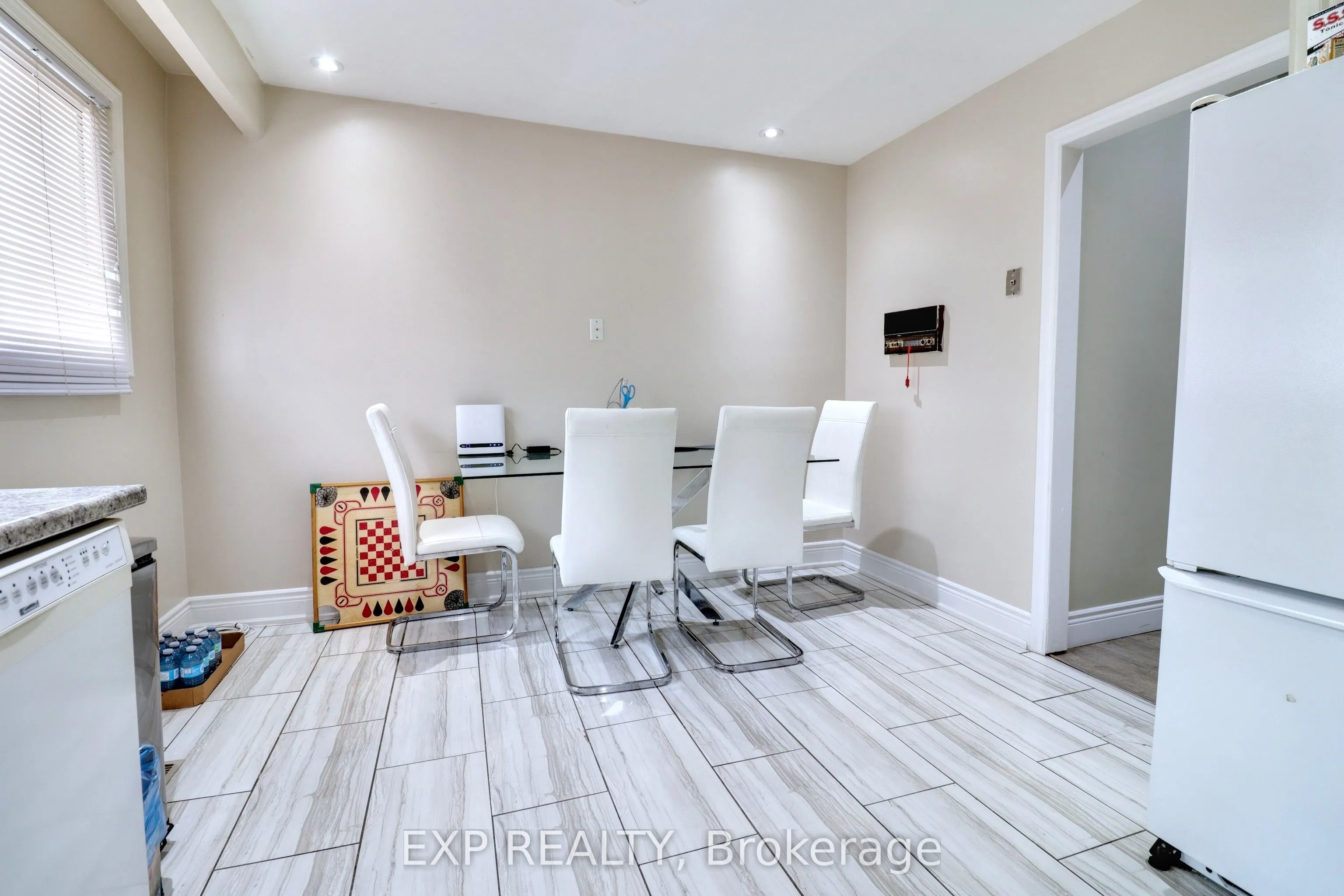 28 Poinsettia Place