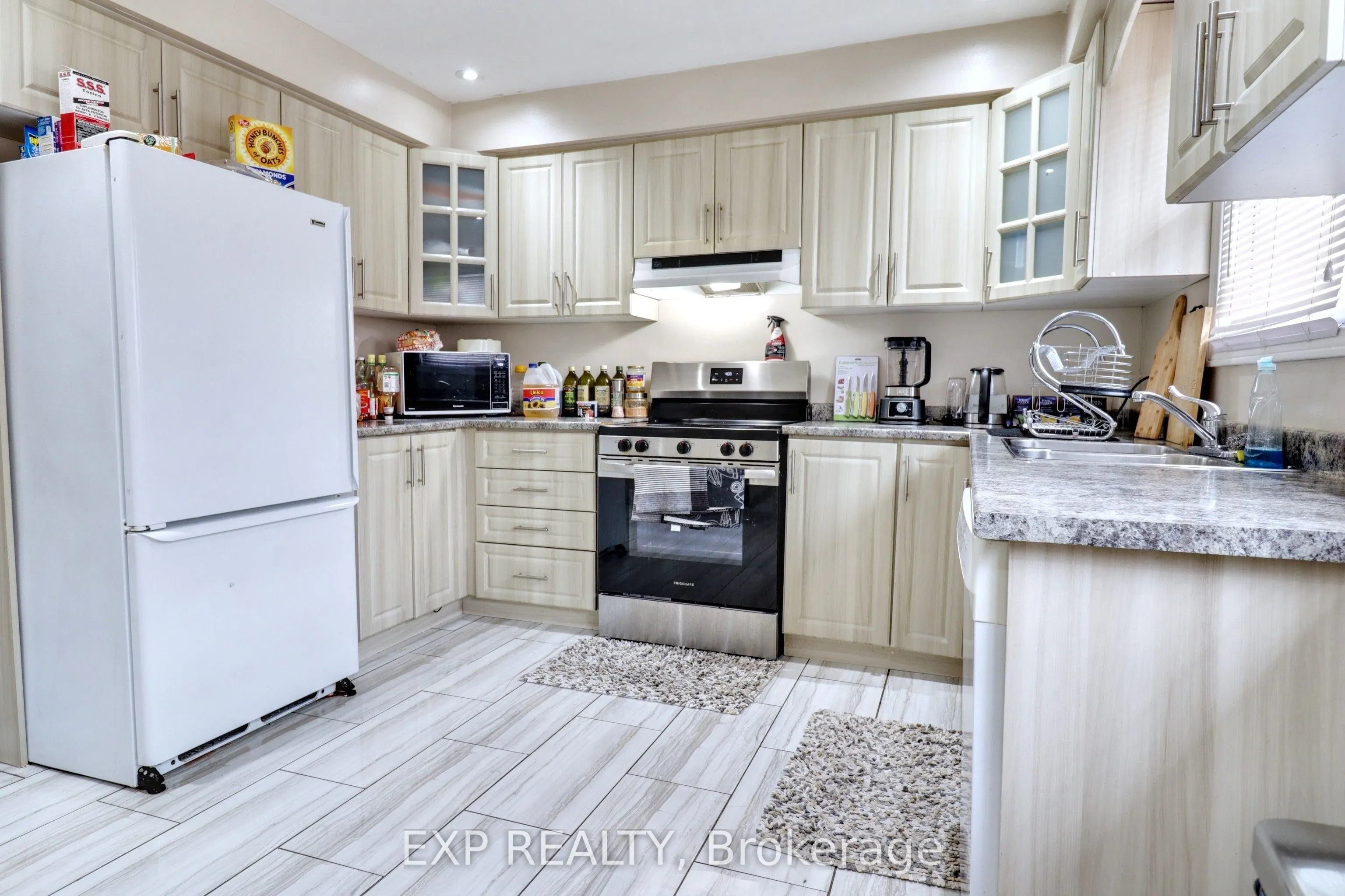 28 Poinsettia Place