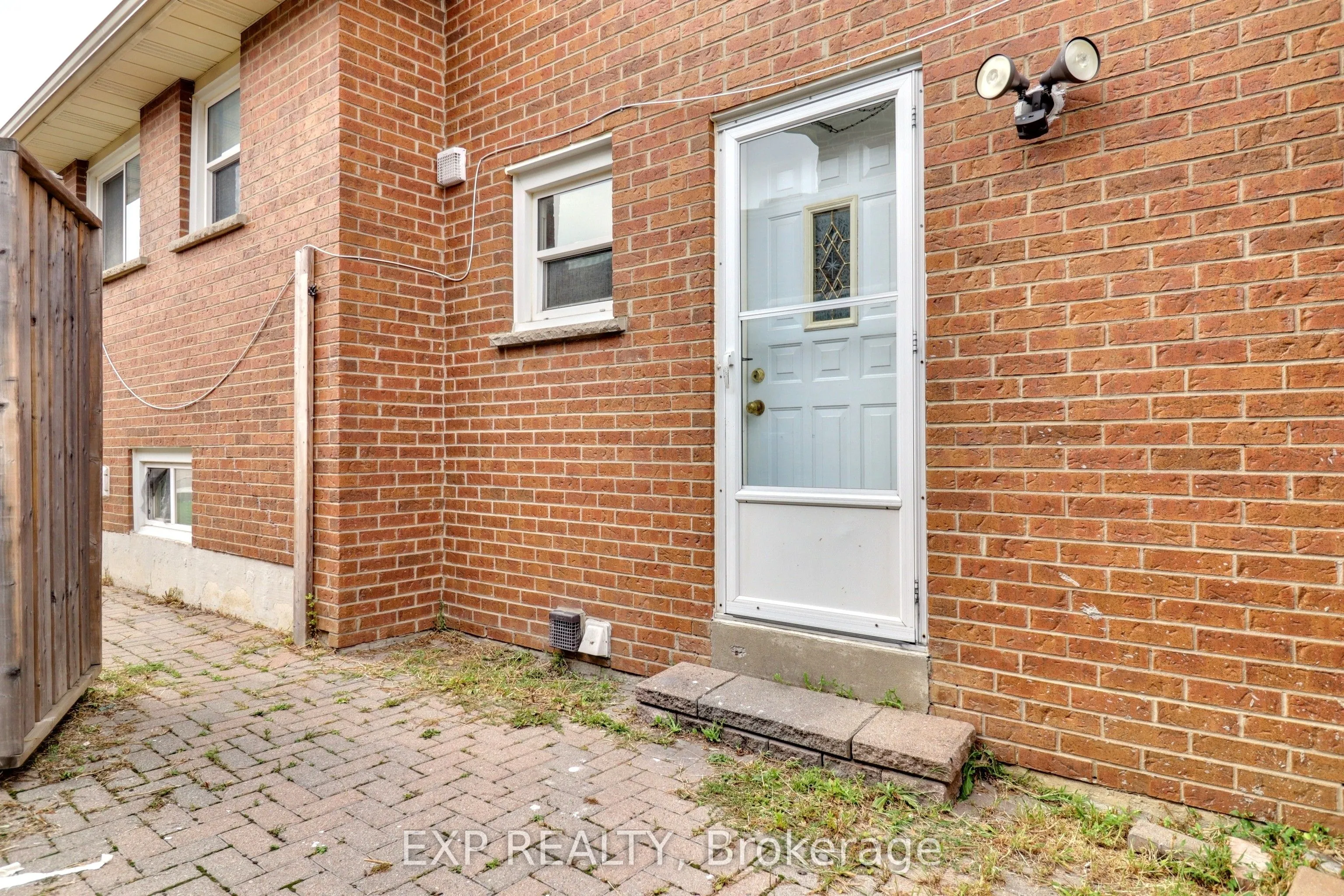 28 Poinsettia Place