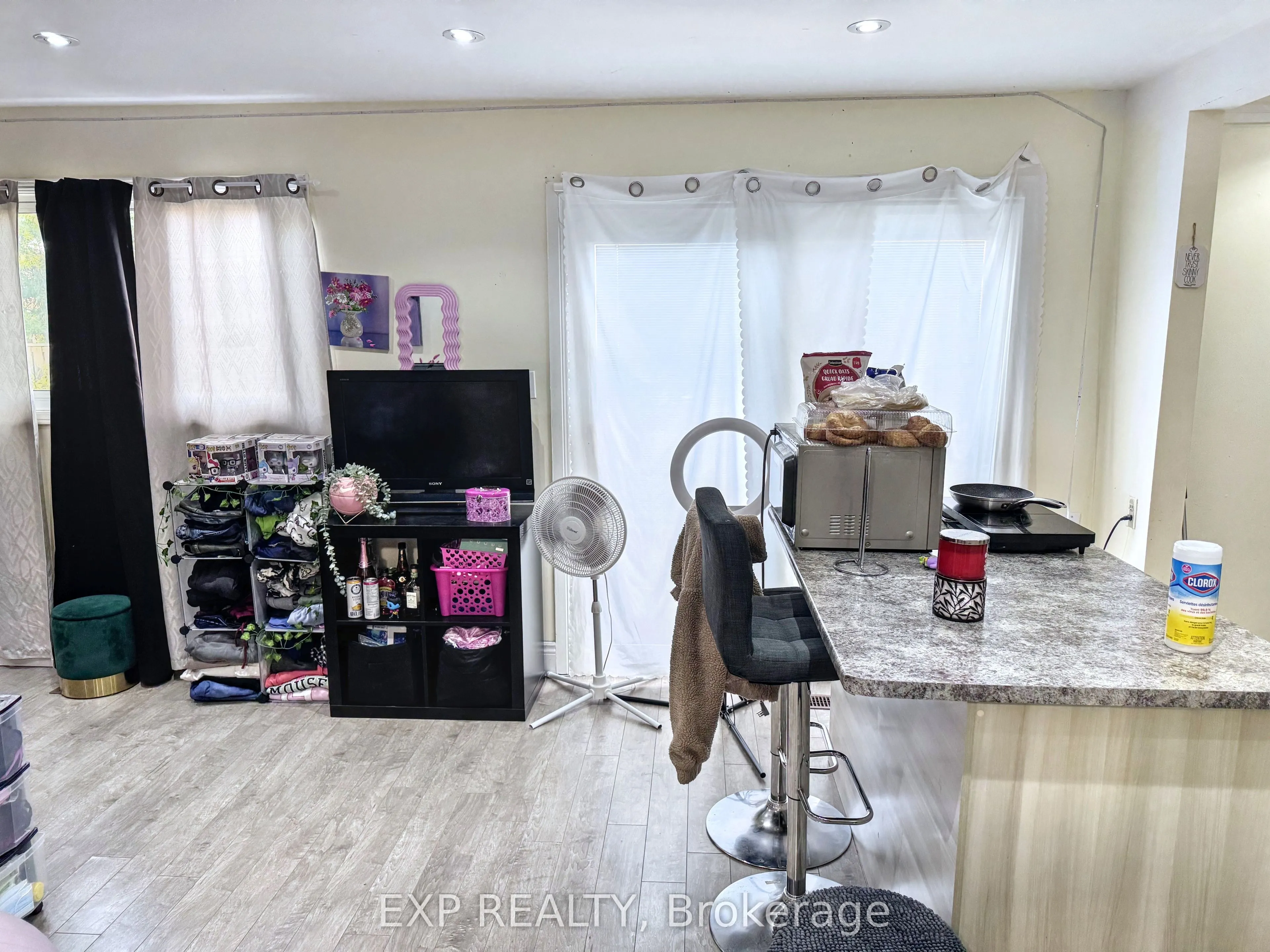 28 Poinsettia Place