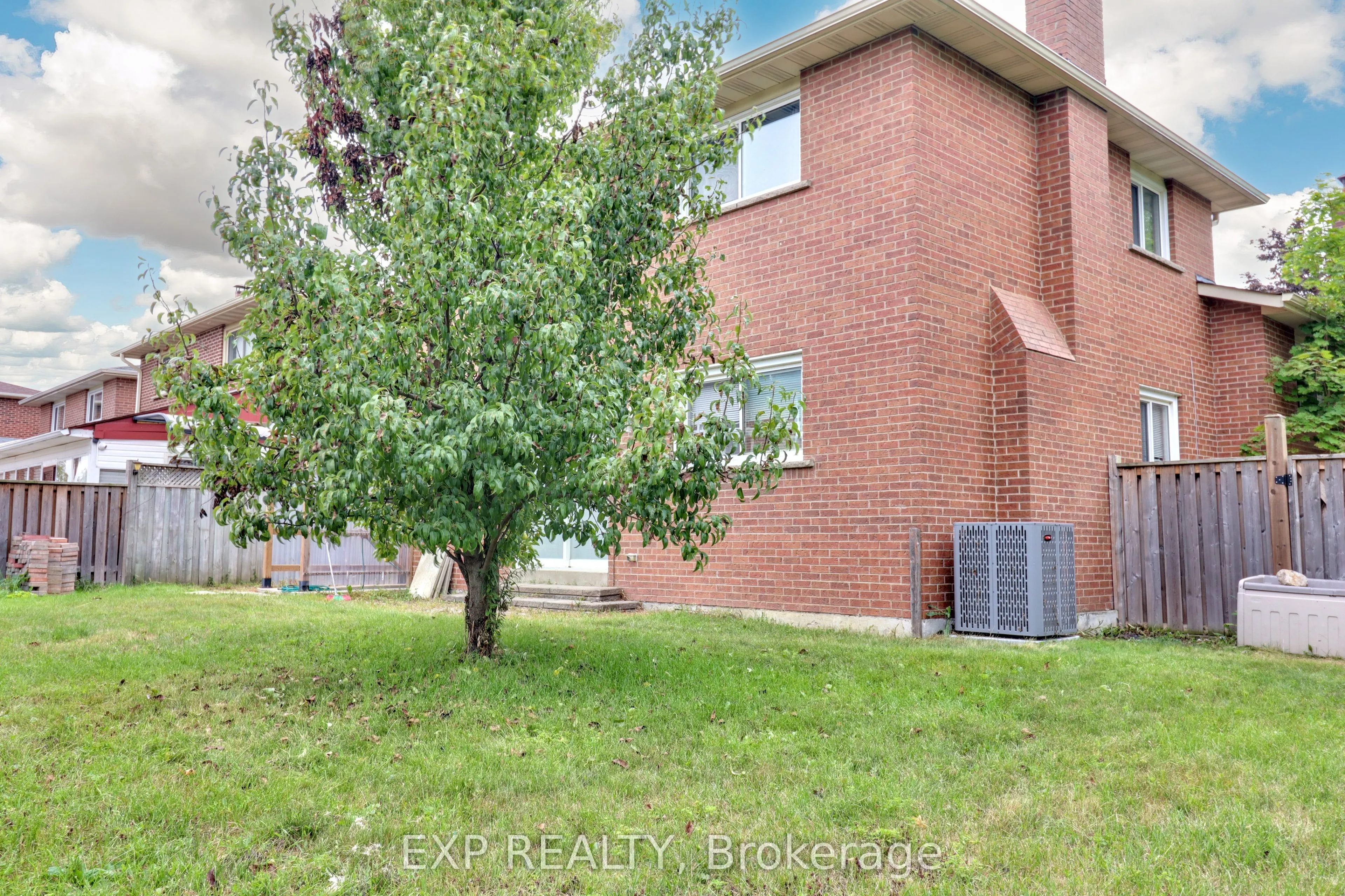 28 Poinsettia Place