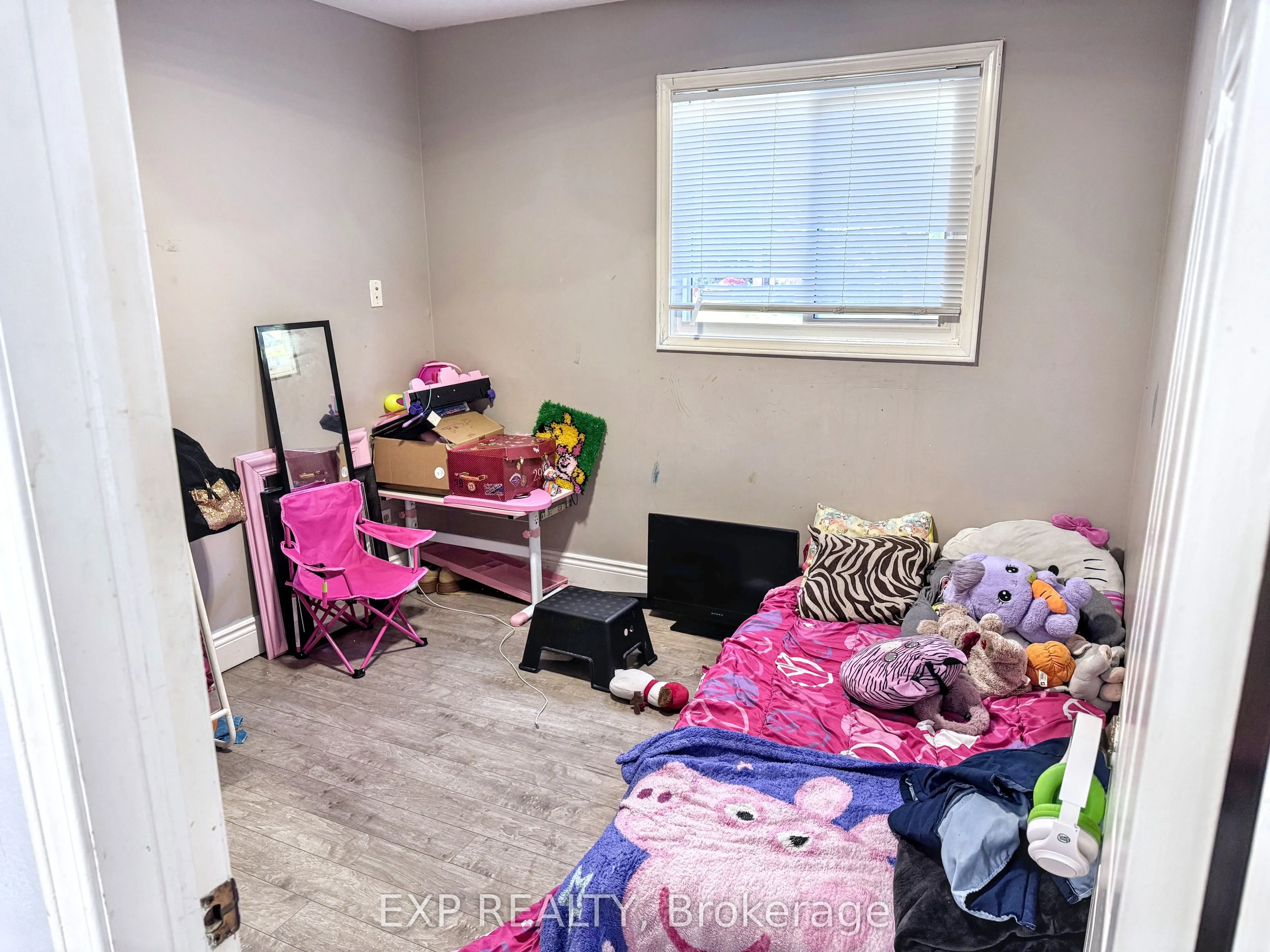28 Poinsettia Place