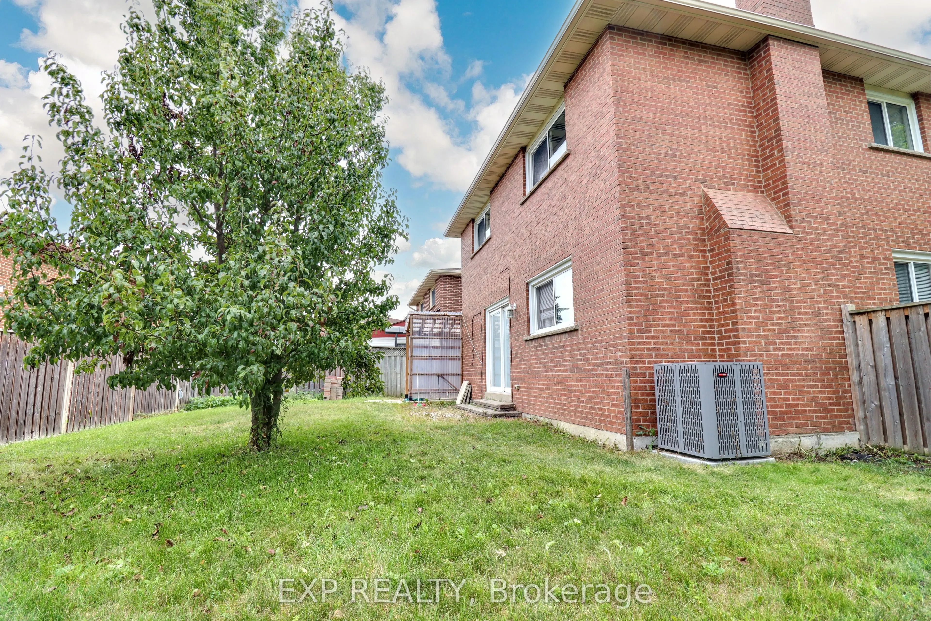 28 Poinsettia Place
