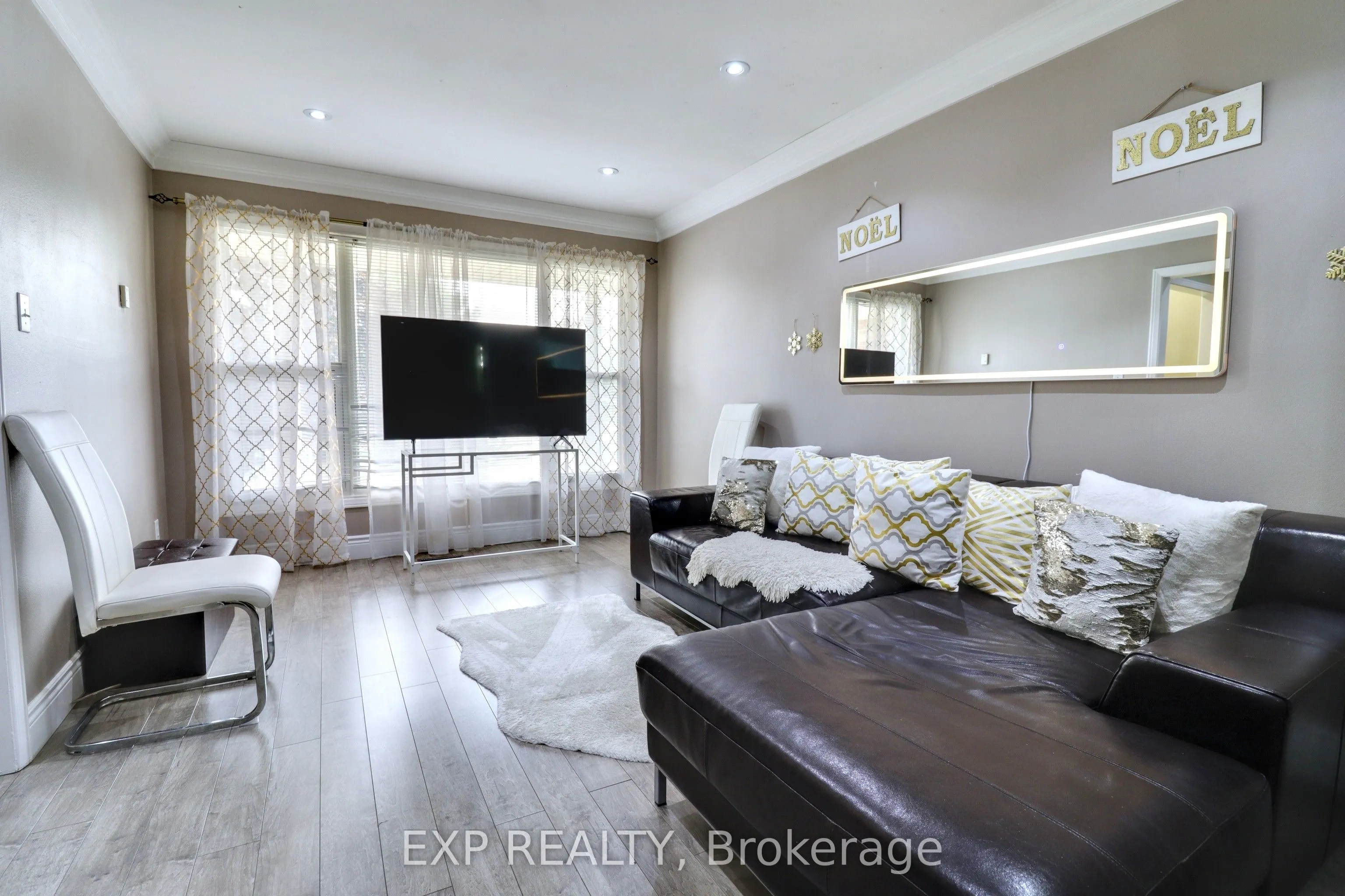 28 Poinsettia Place