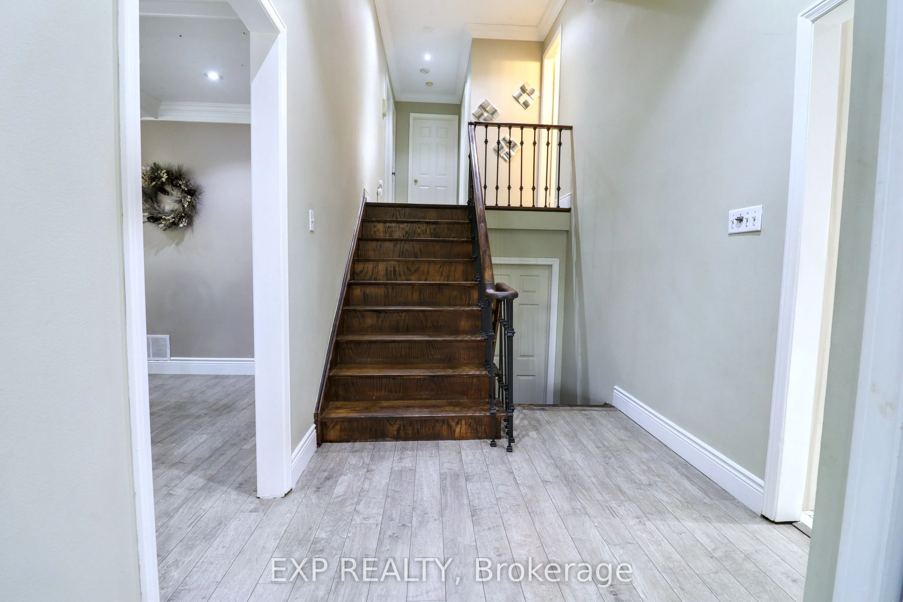 28 Poinsettia Place