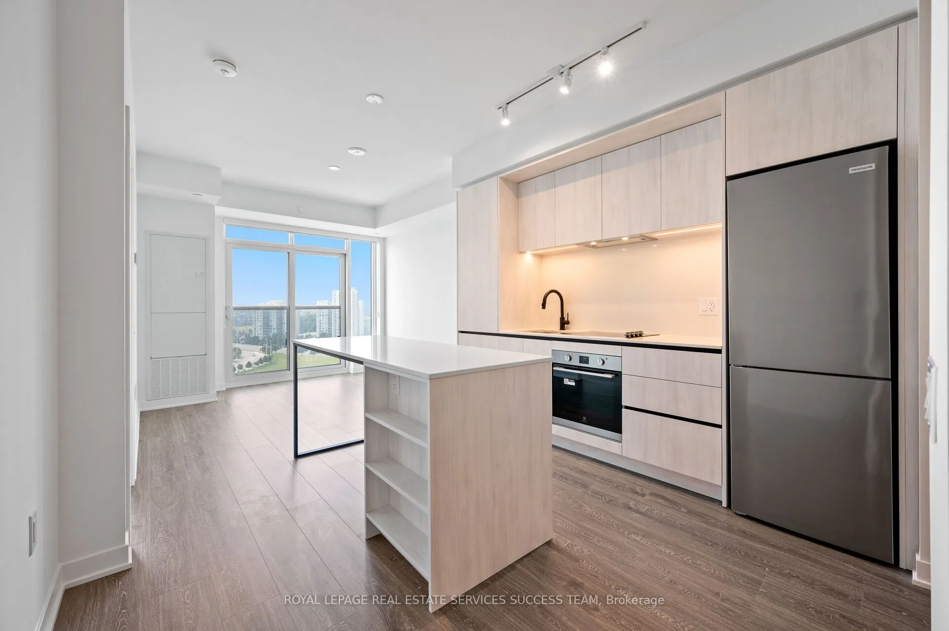 2495 Eglinton Avenue W, #1