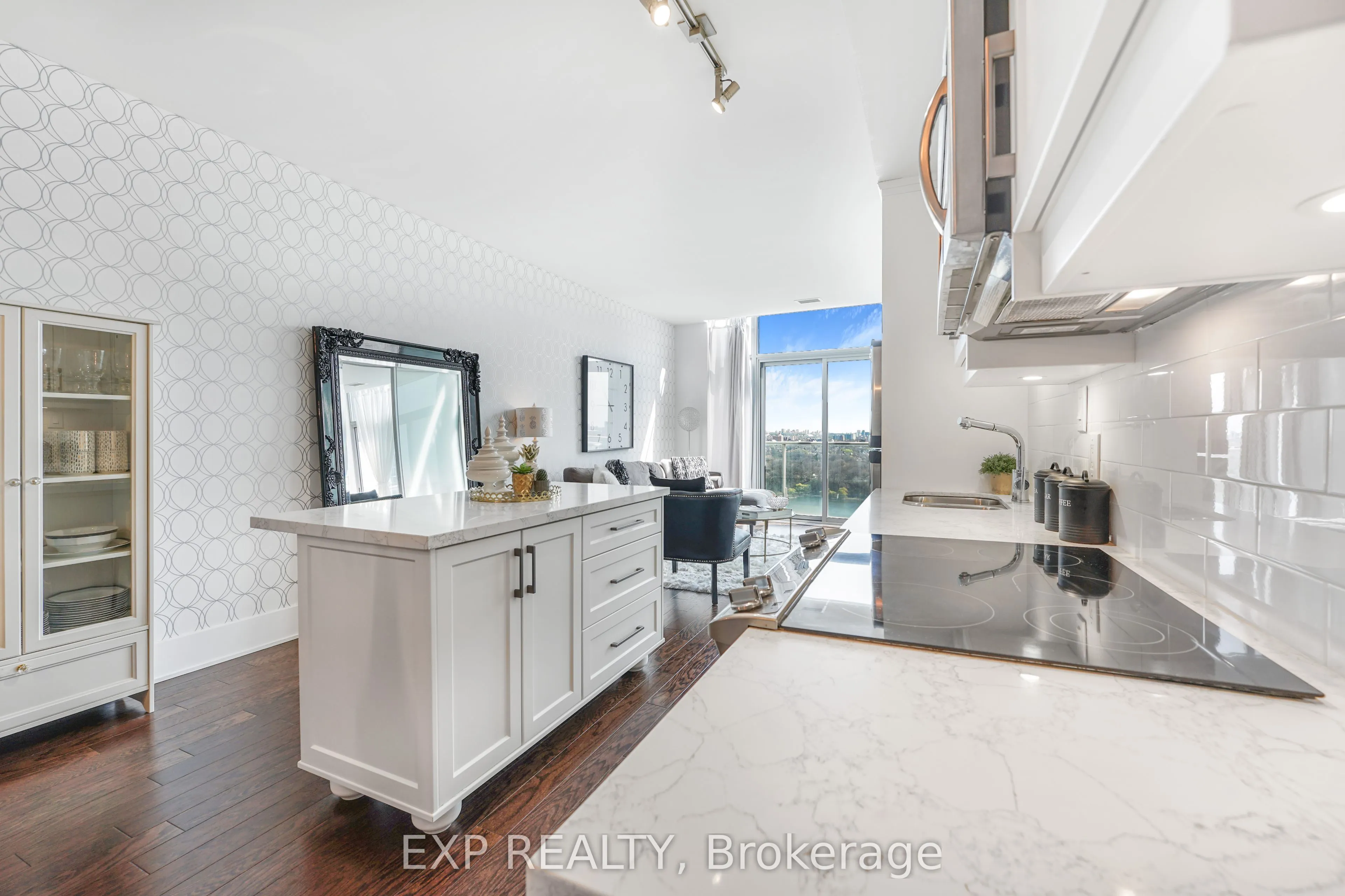 103 The Queensway Avenue, #2913