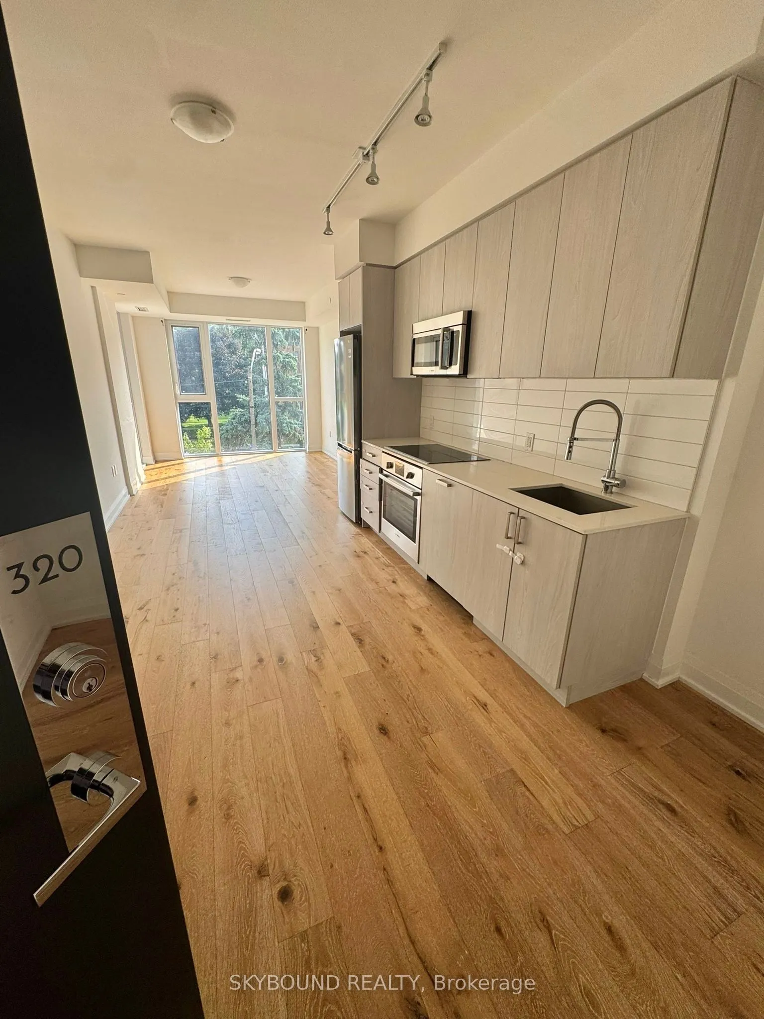 293 The Kingsway, #Unit--320