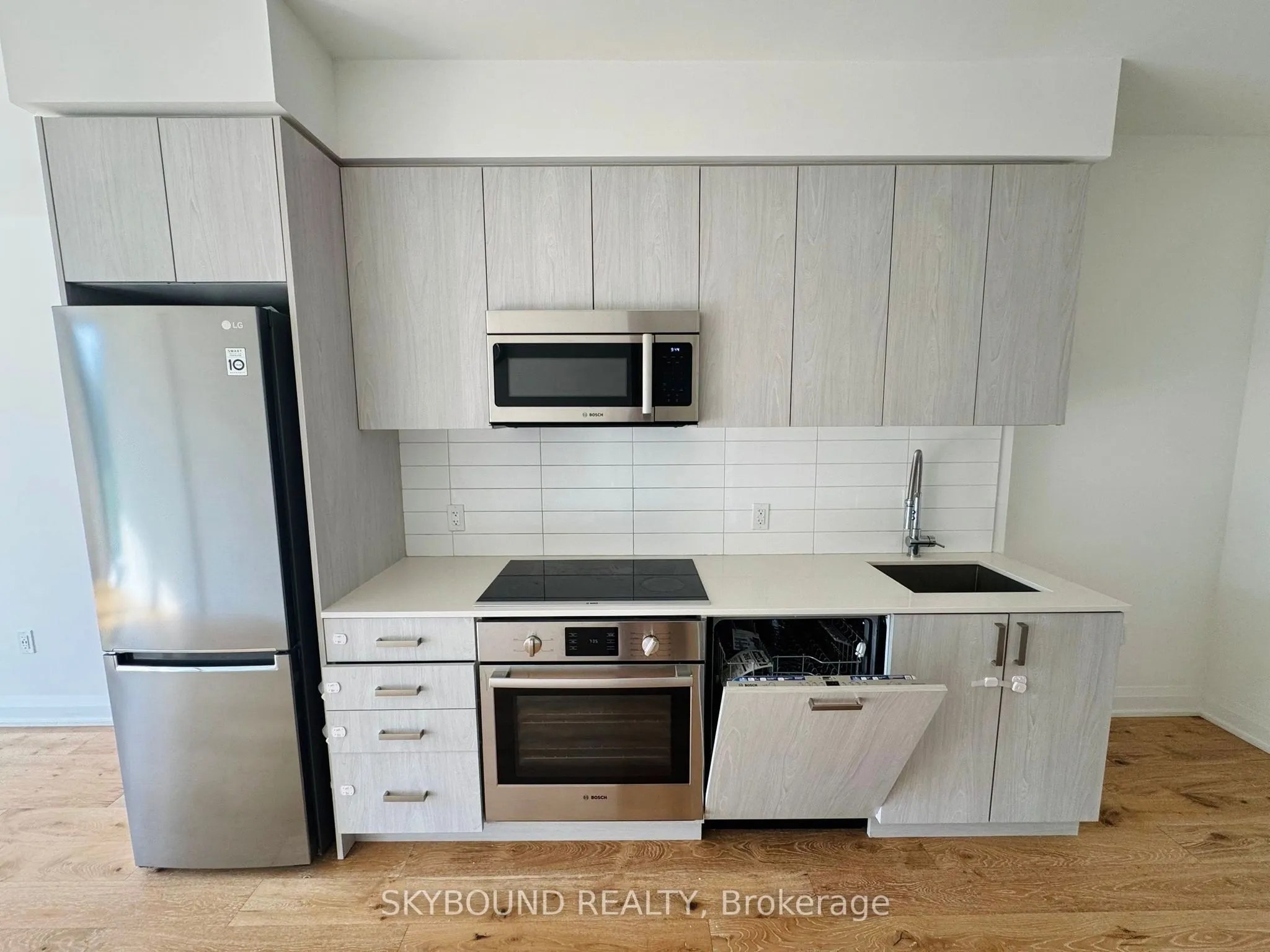 293 The Kingsway, #Unit--320
