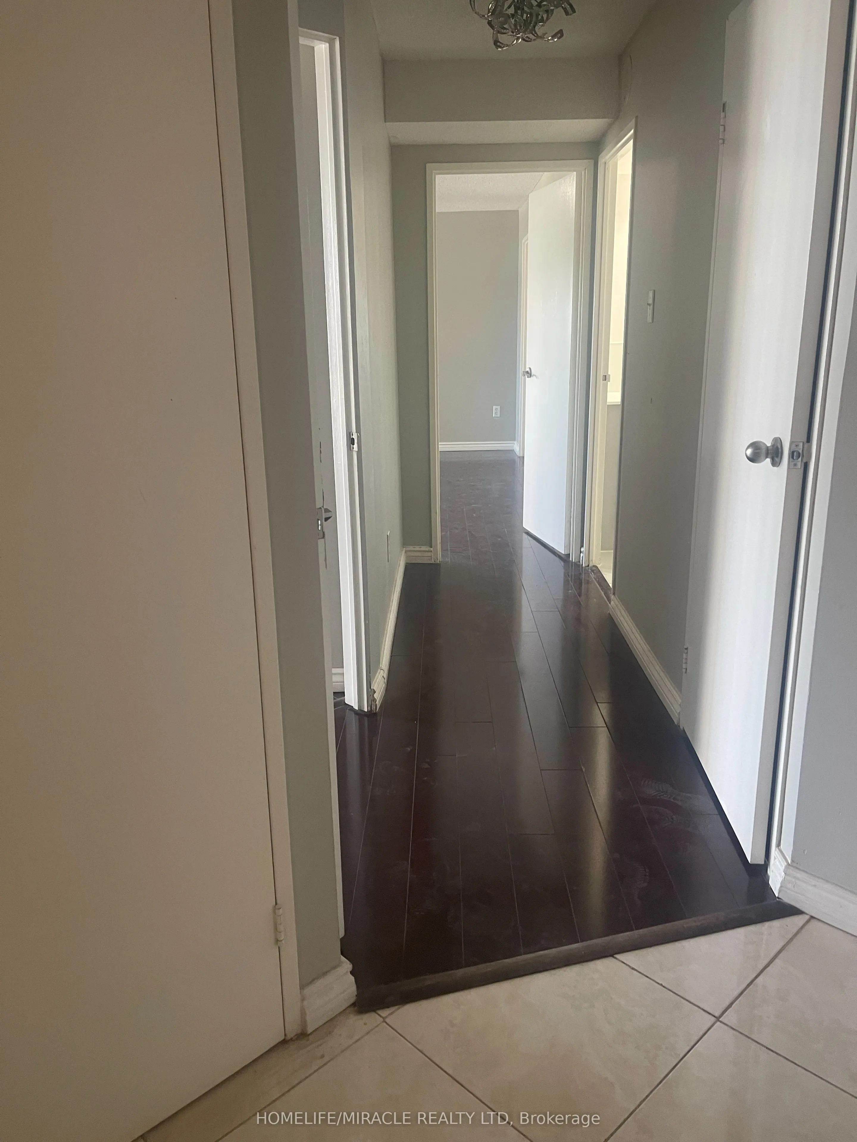 3650 Kaneff Crescent, #1708