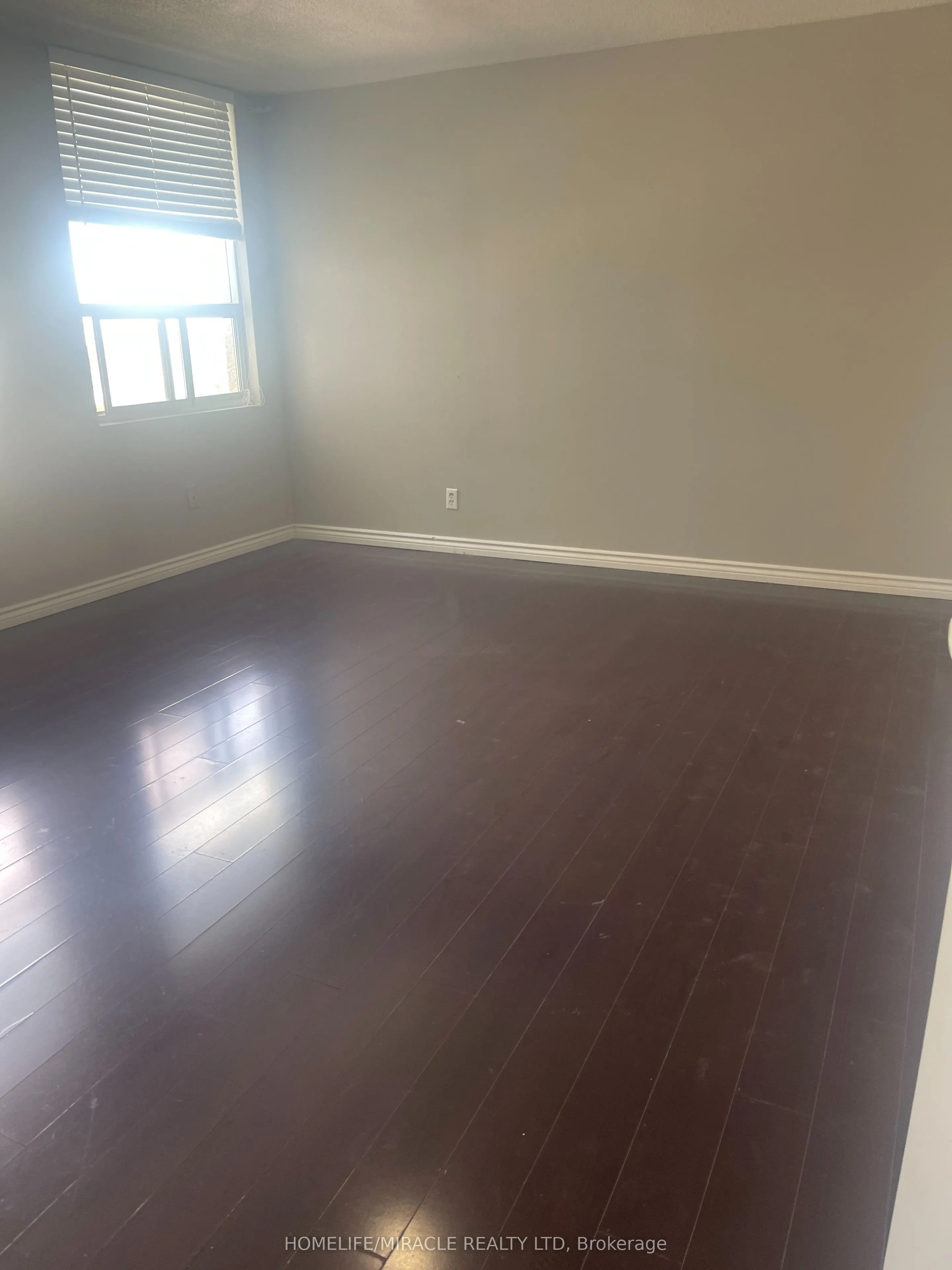 3650 Kaneff Crescent, #1708