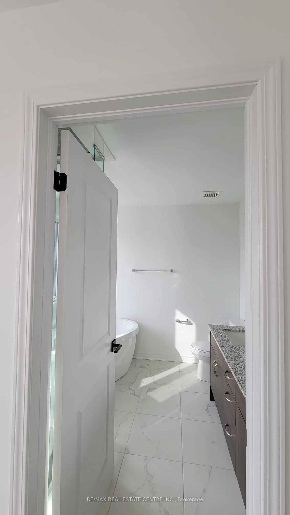 4078 Kadic Terrace