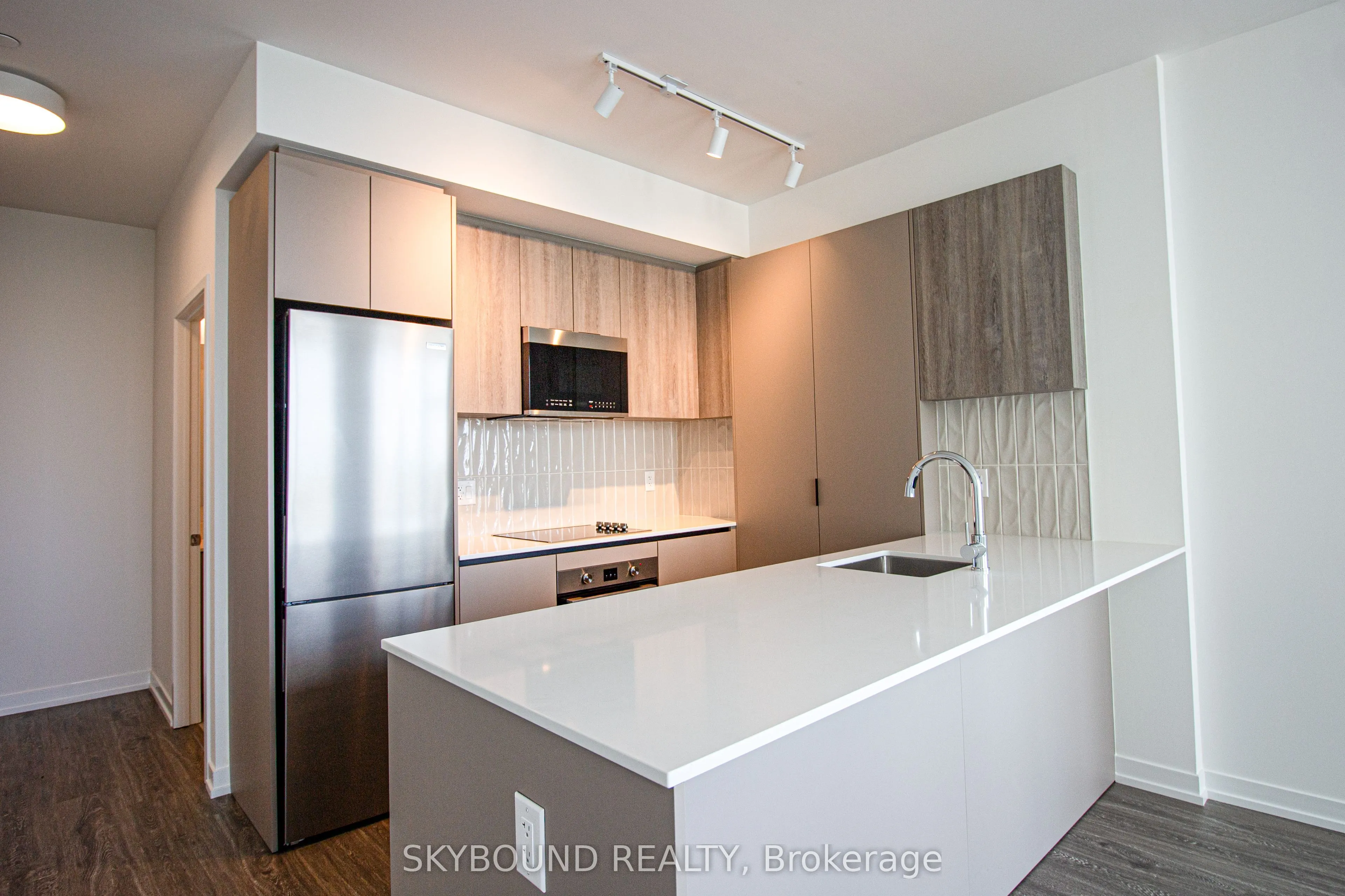 2485 Eglinton Ave West Avenue, #706