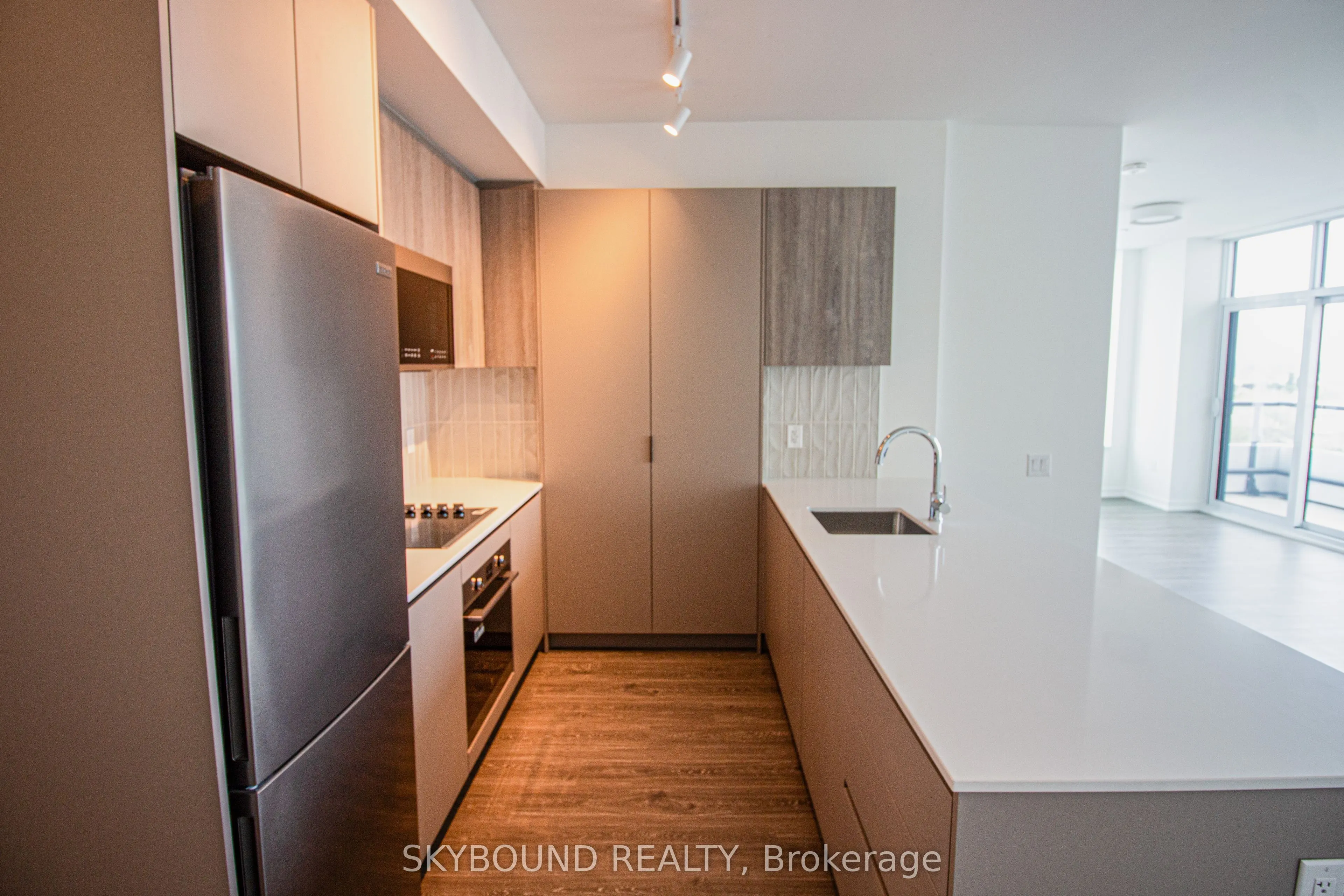 2485 Eglinton Ave West Avenue, #706