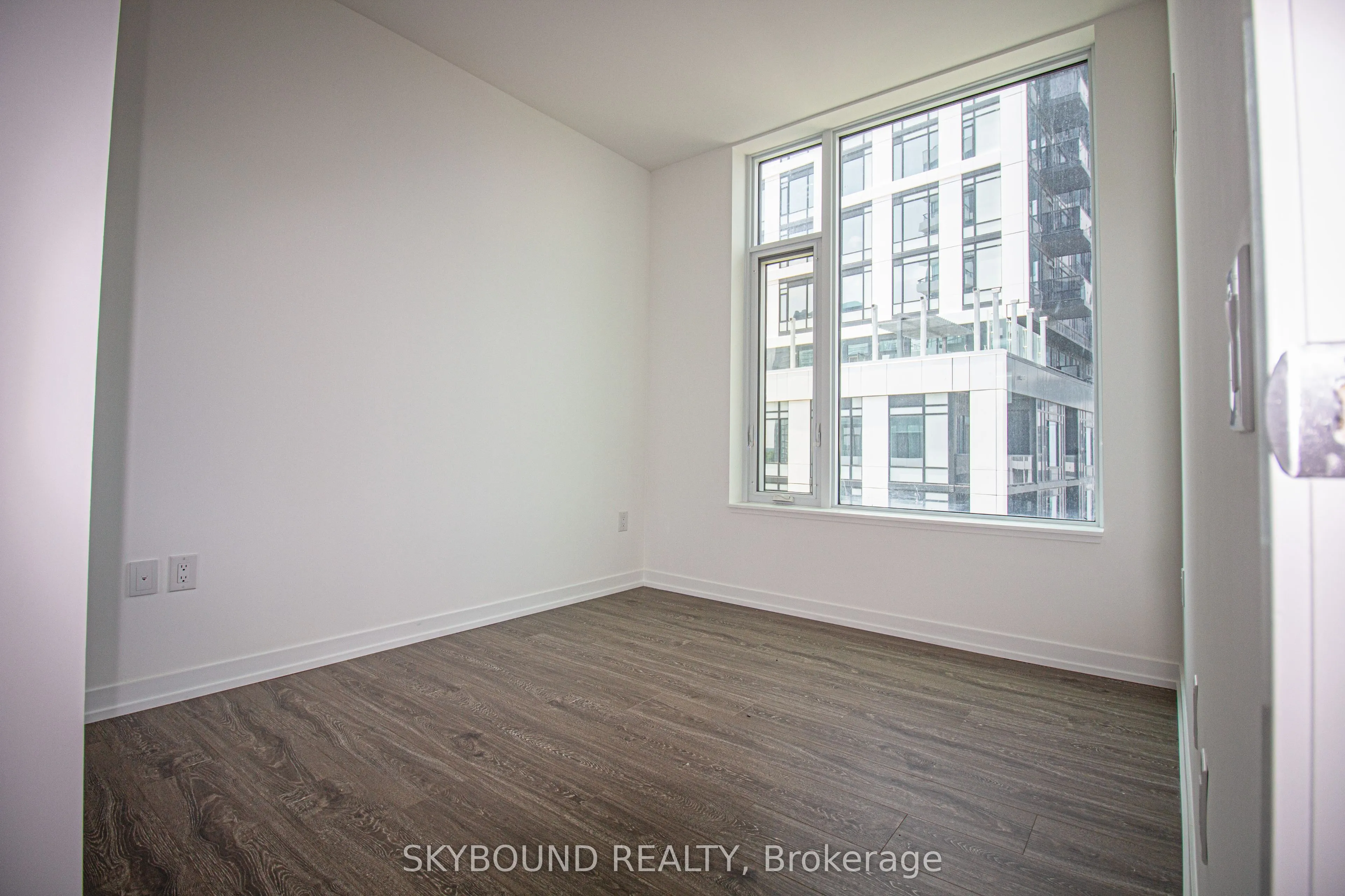 2485 Eglinton Ave West Avenue, #706