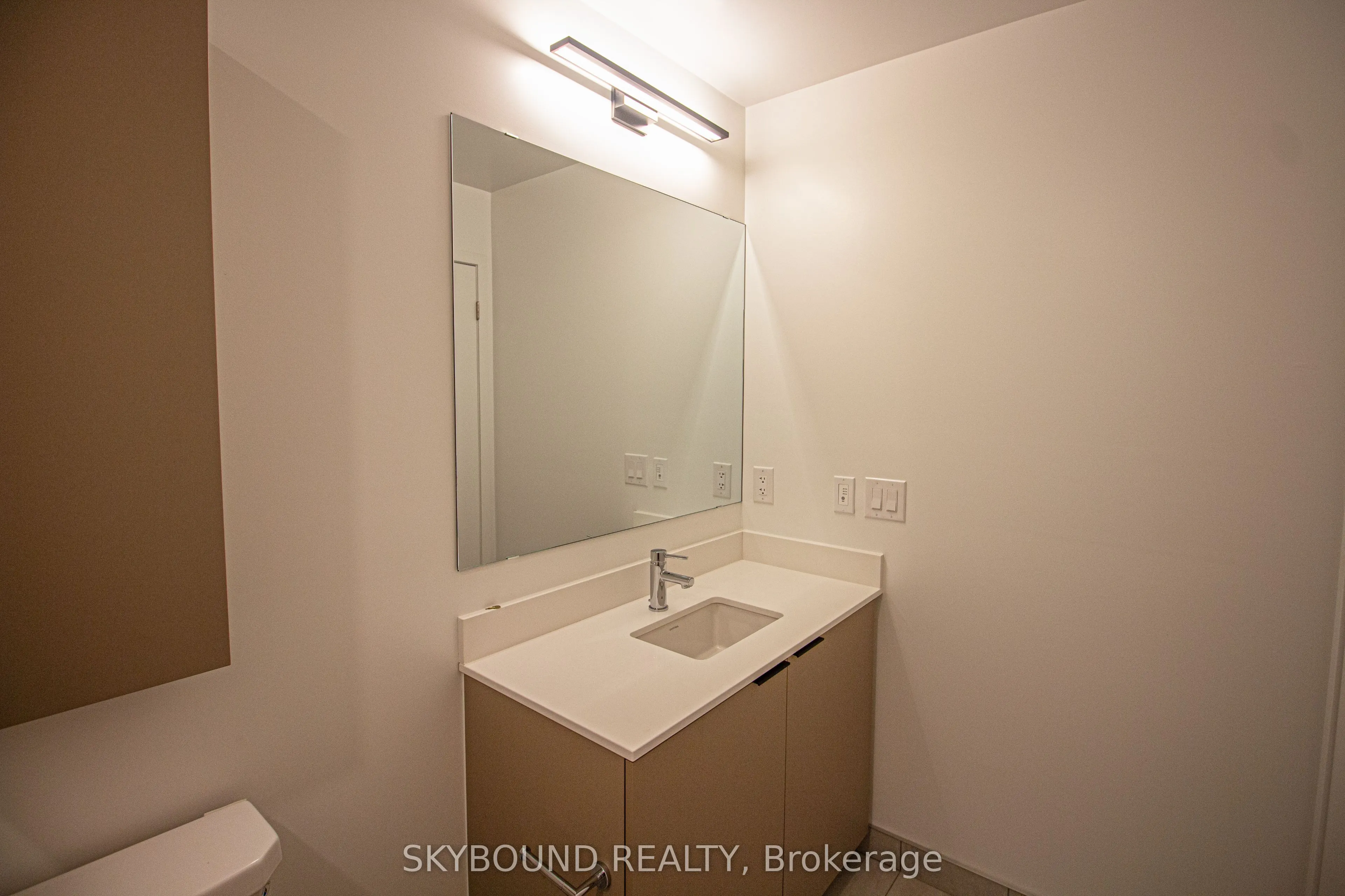 2485 Eglinton Ave West Avenue, #706