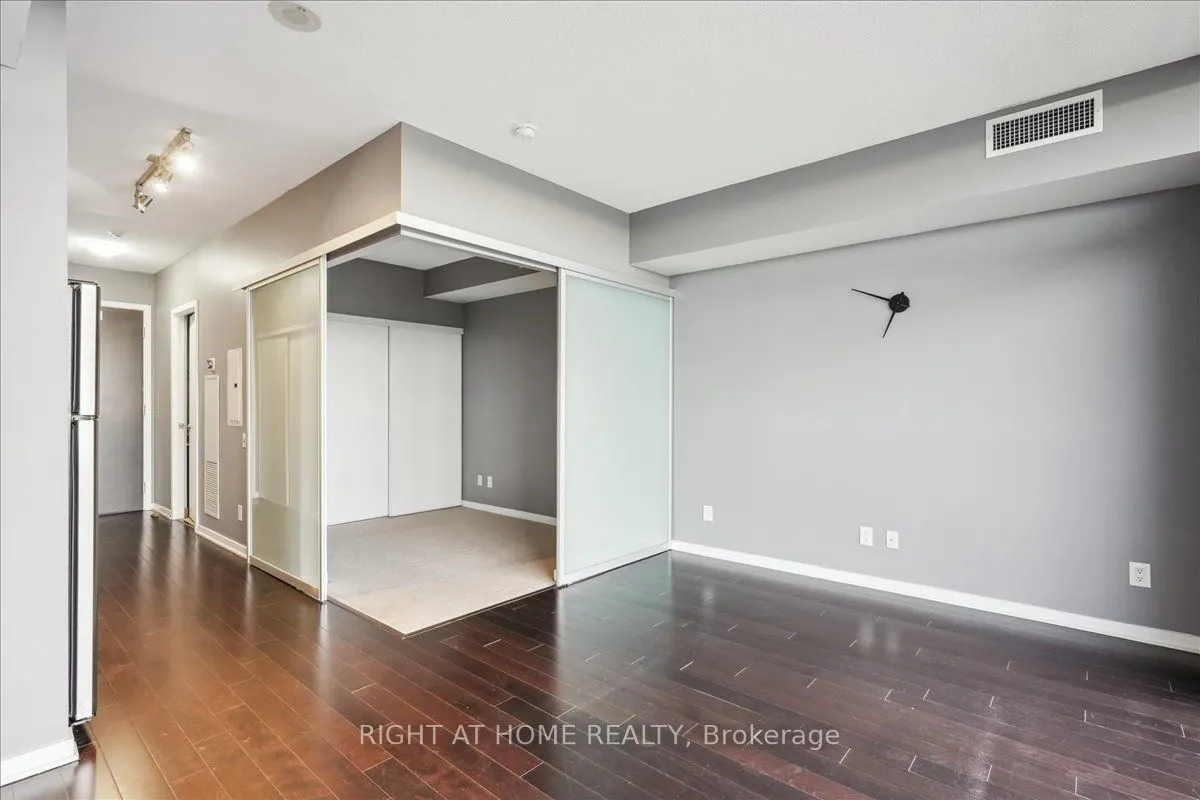 105 The Queensway, #1607