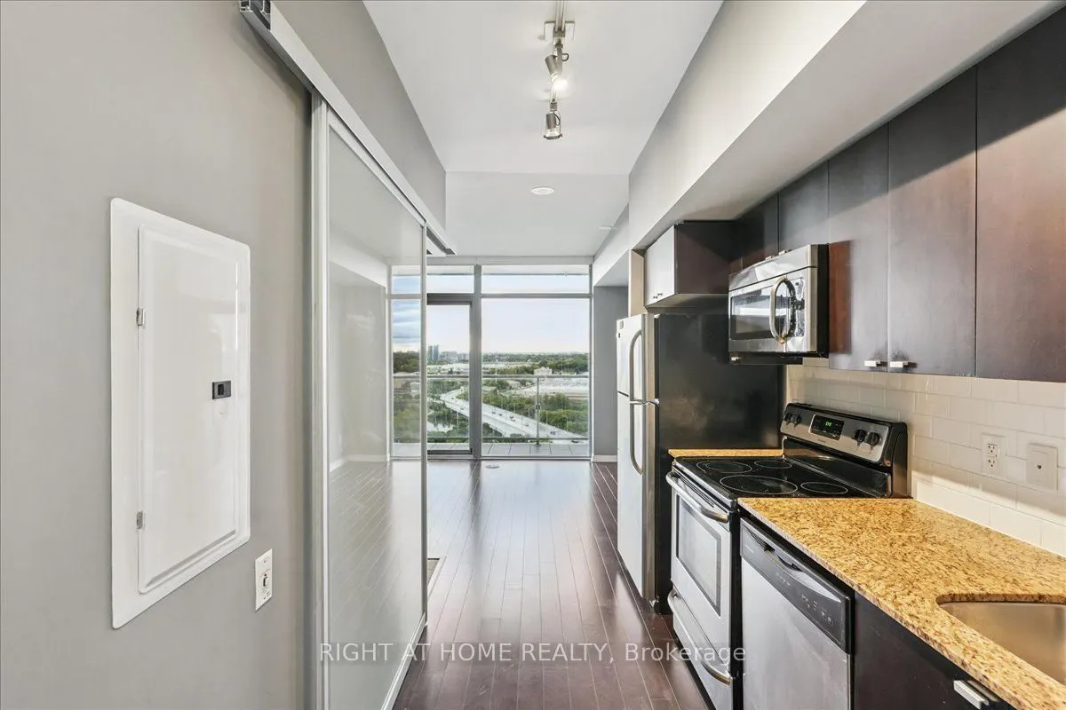 105 The Queensway, #1607