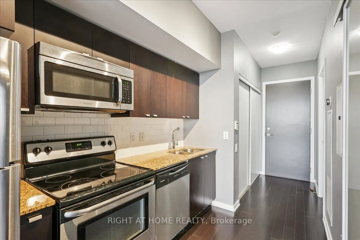 105 The Queensway, #1607