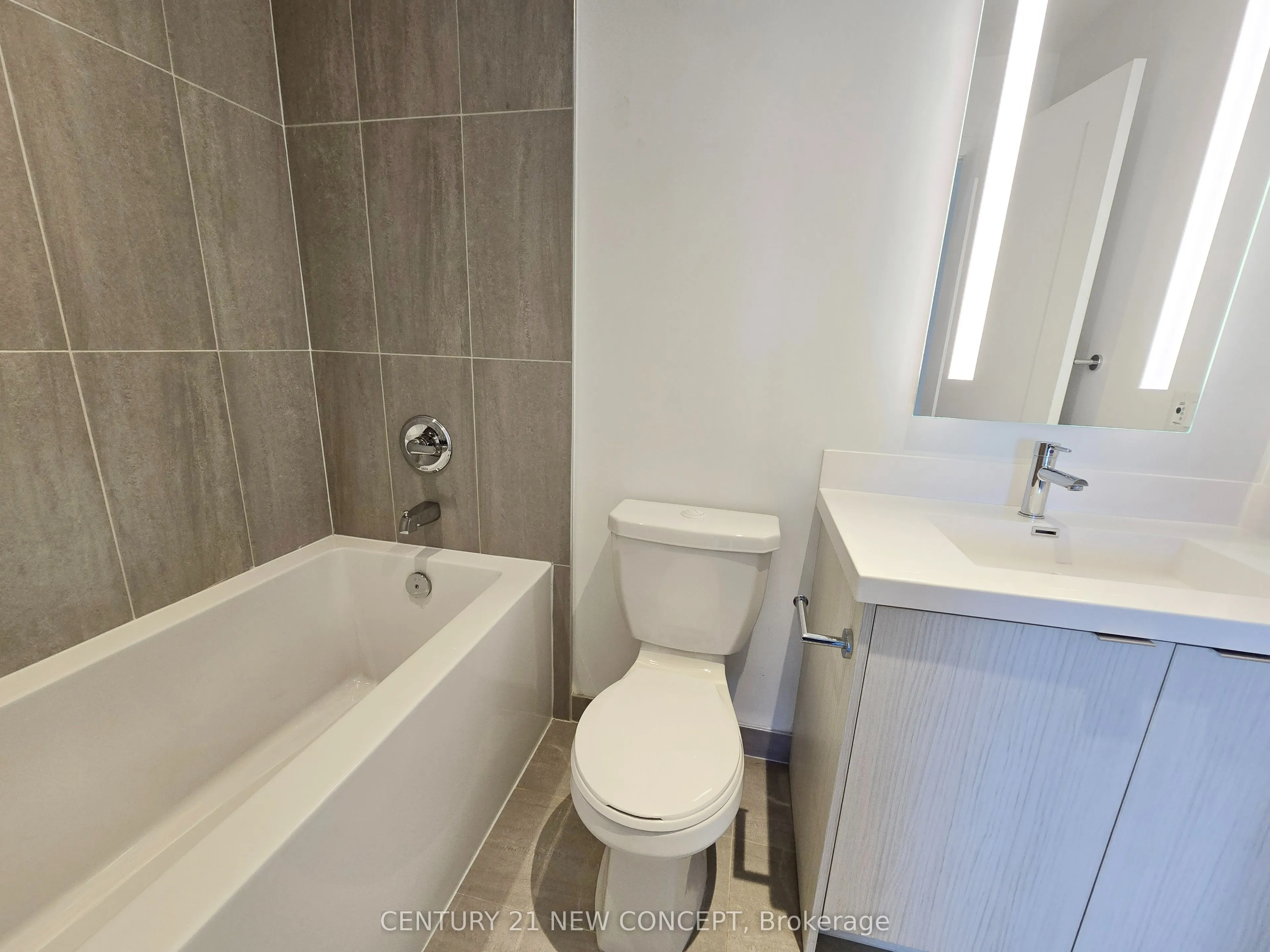 5 Mabelle Avenue, #1033