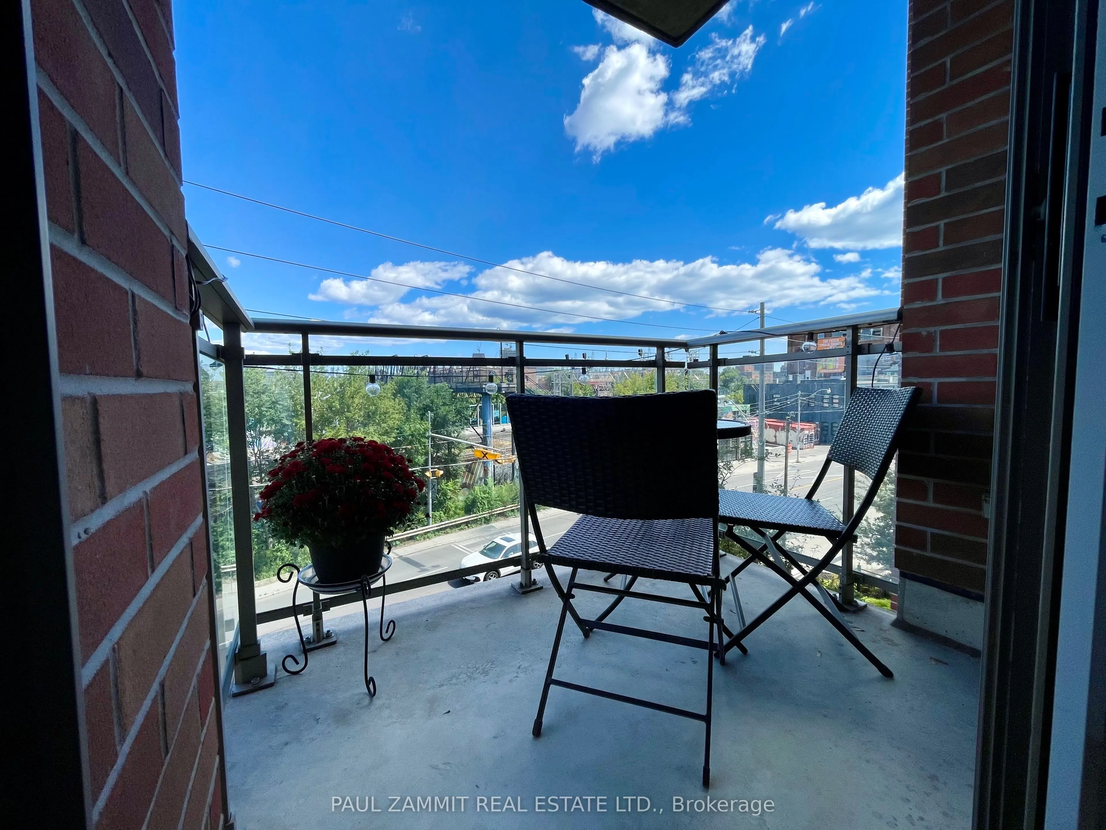 2495 Dundas Street W, #409