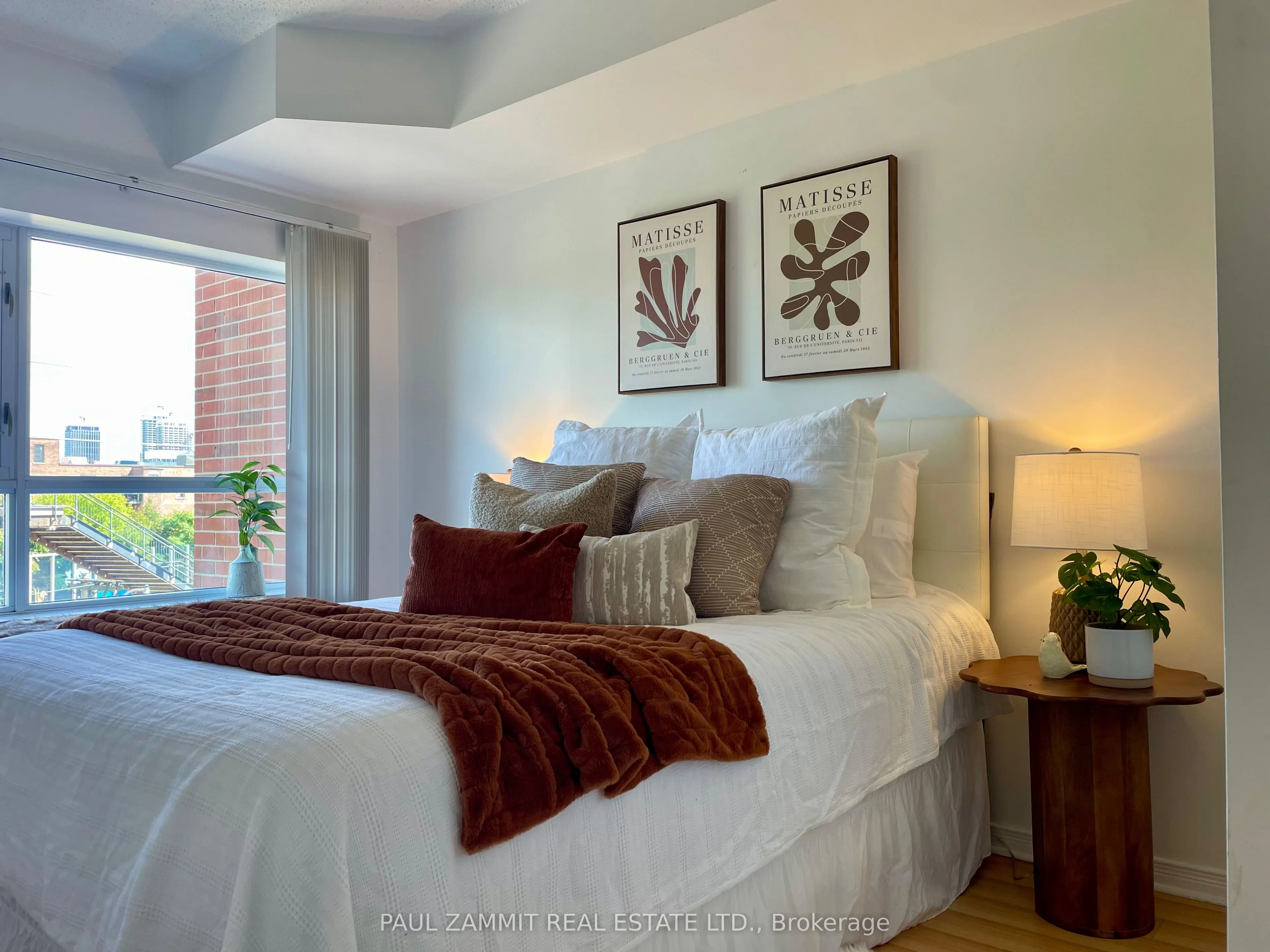 2495 Dundas Street W, #409