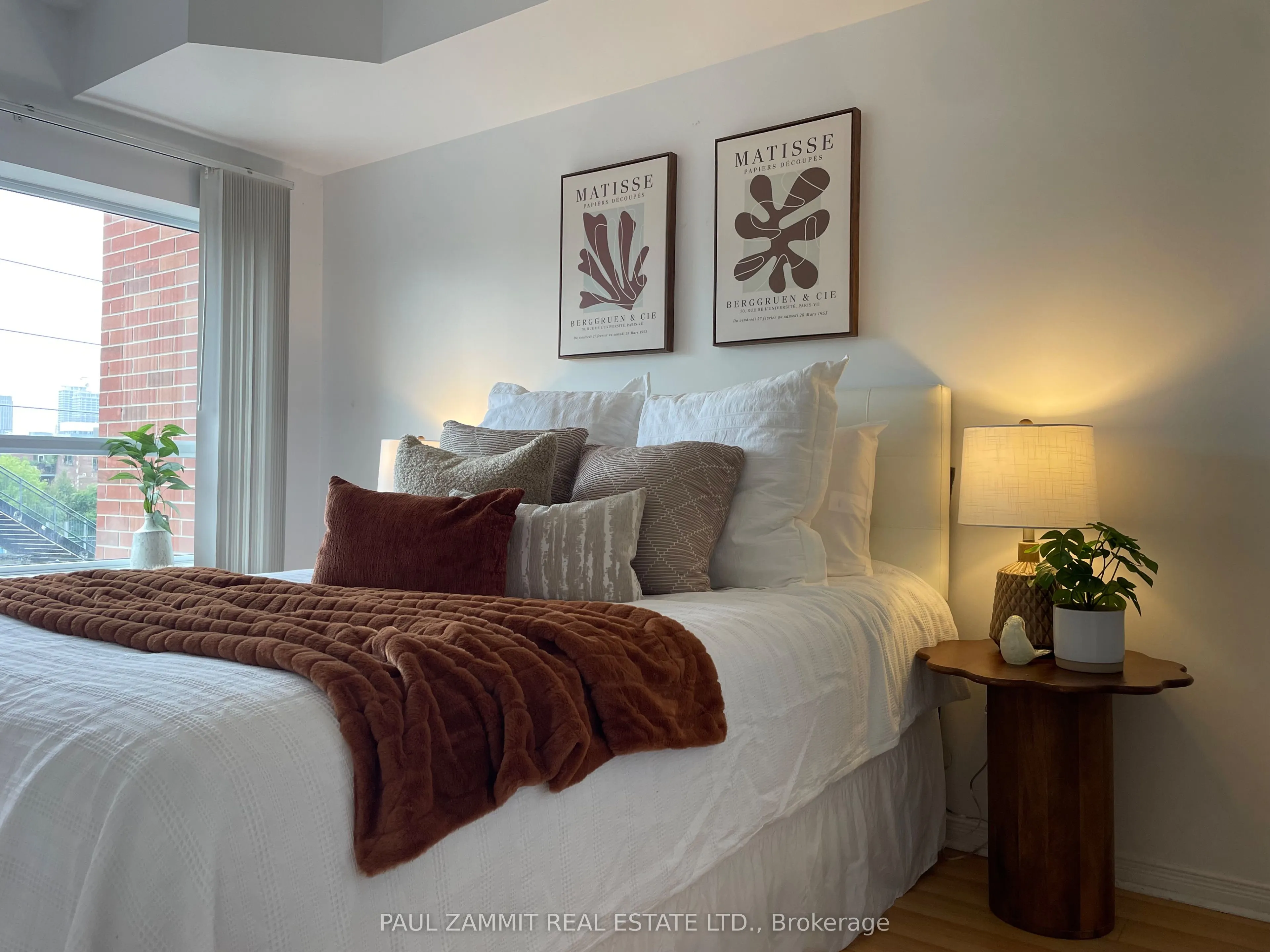 2495 Dundas Street W, #409