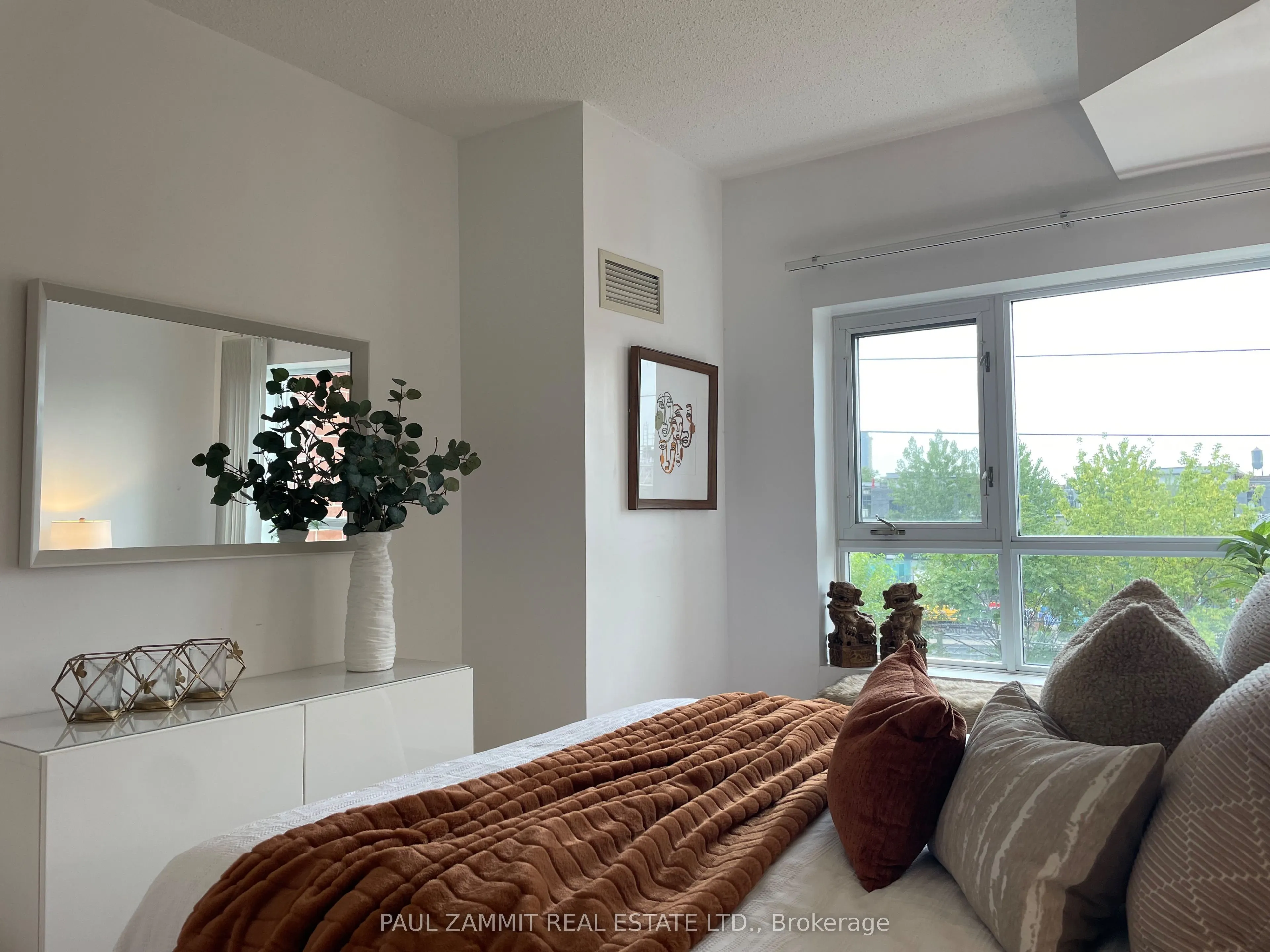 2495 Dundas Street W, #409