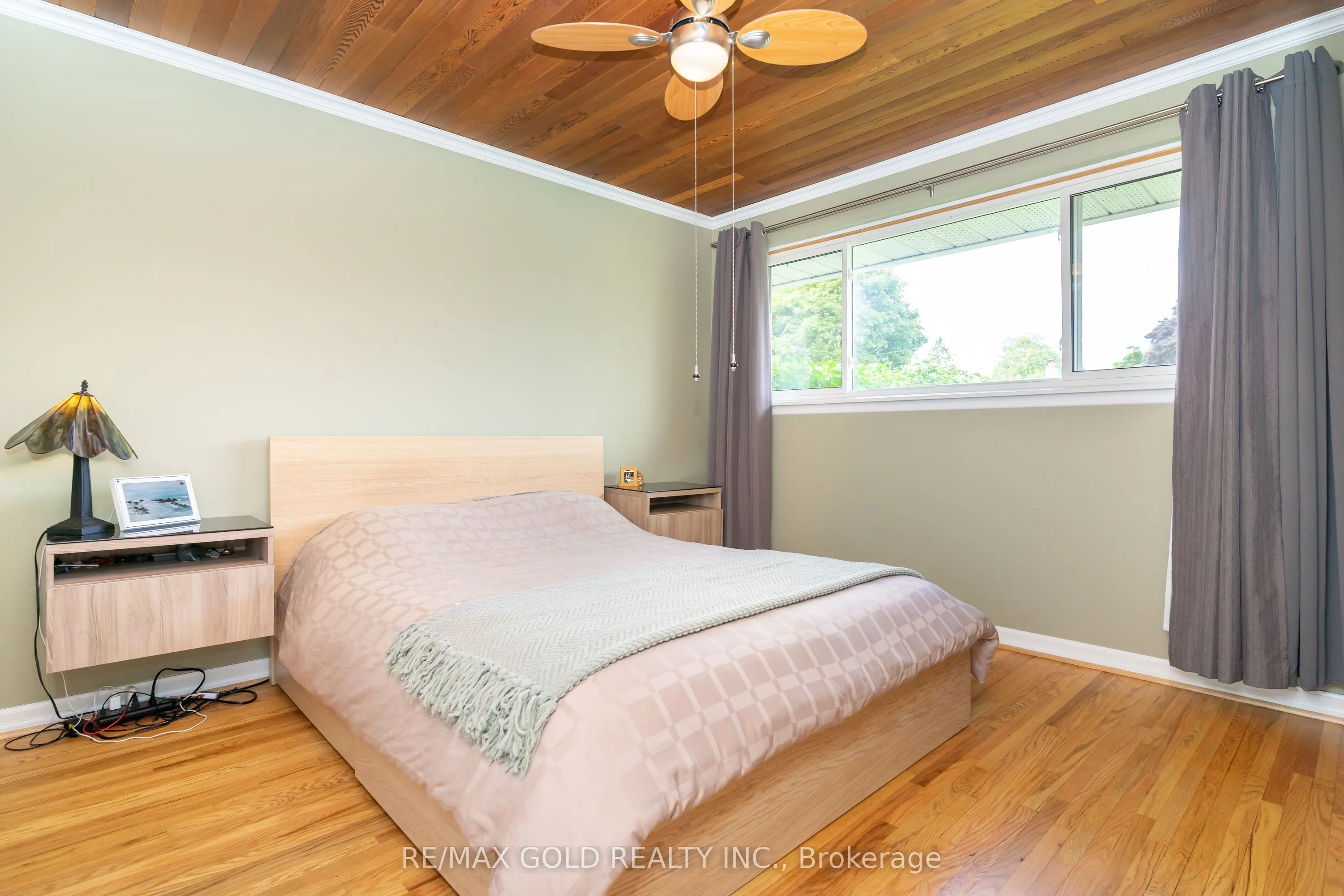 36 Alderbury Crescent
