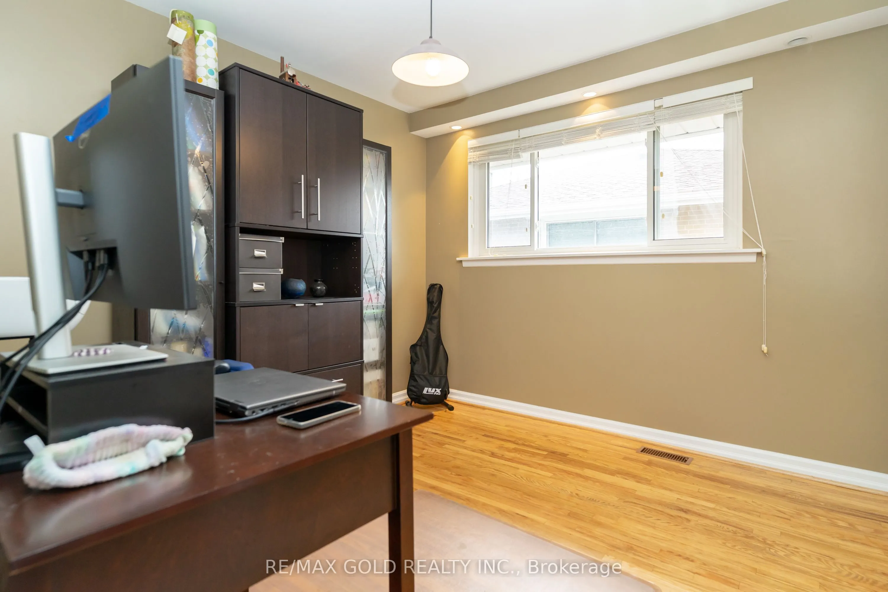 36 Alderbury Crescent